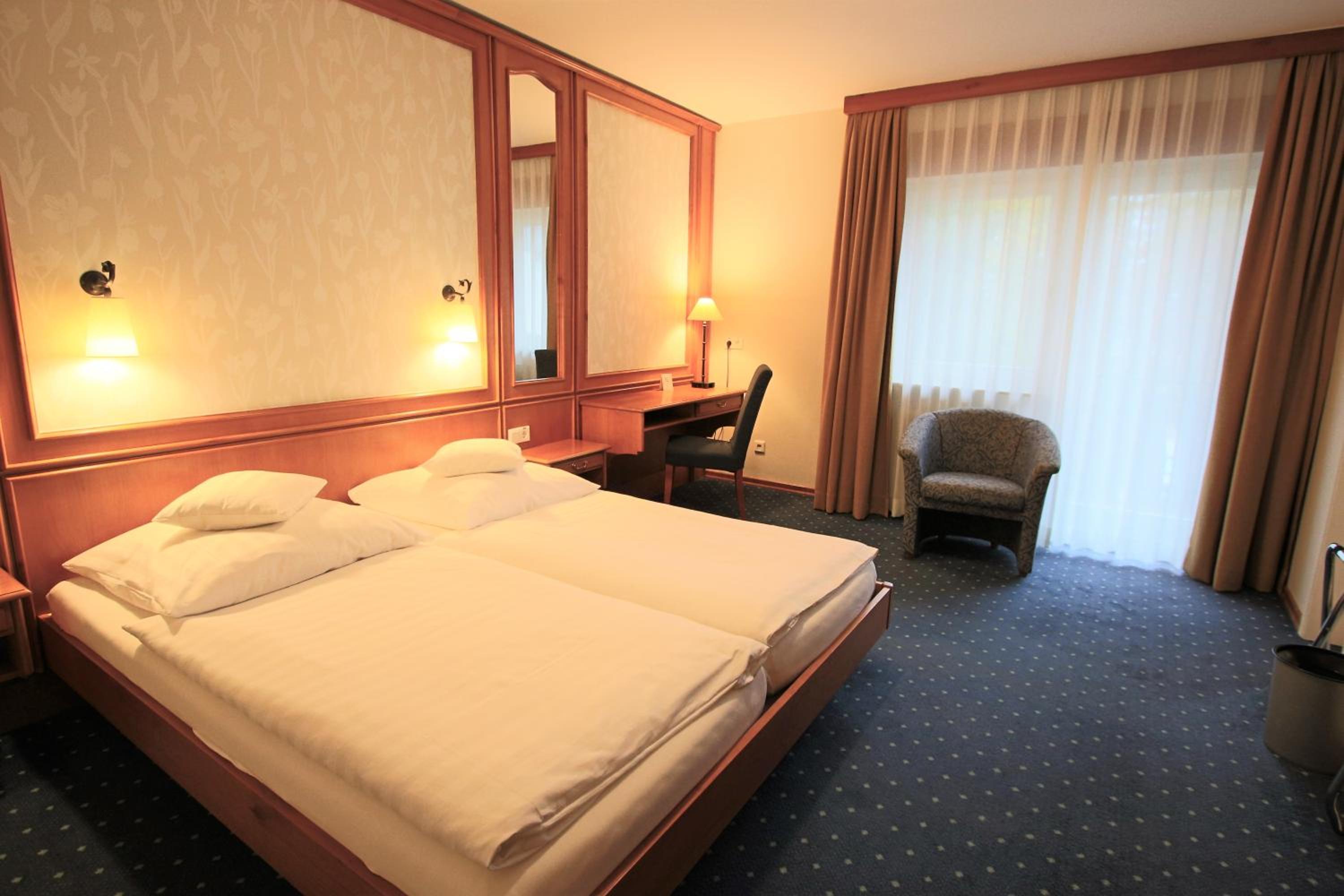 Business Double Room - Photo 3