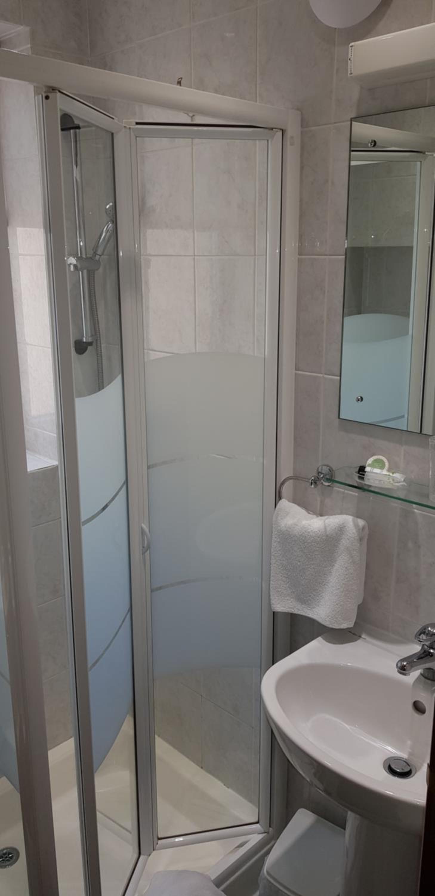 Single Room with Shower photo 3