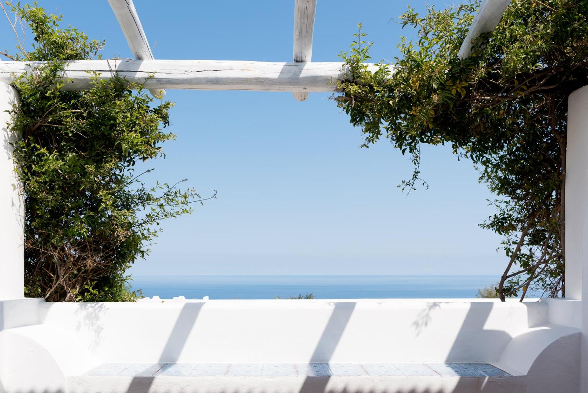 Deluxe Double Room with Sea View photo 2