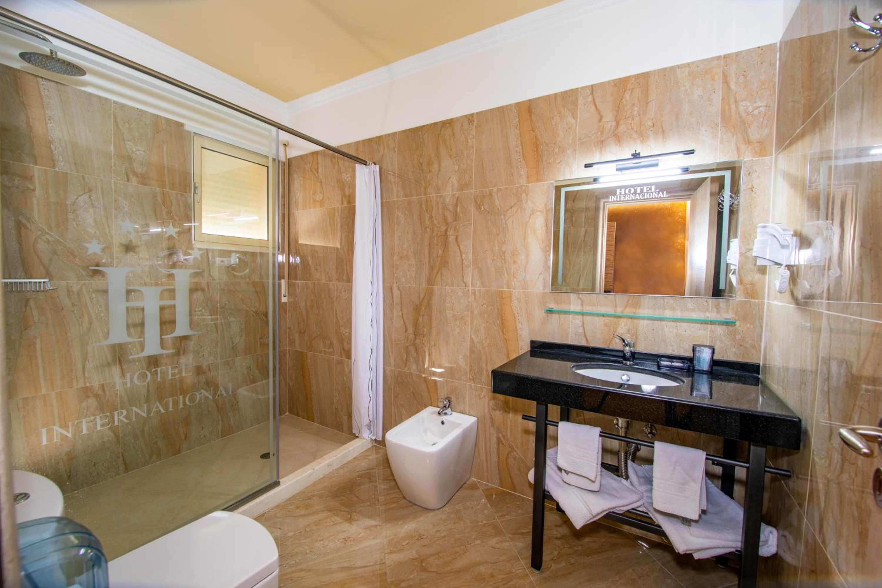 Deluxe Twin Room photo 2