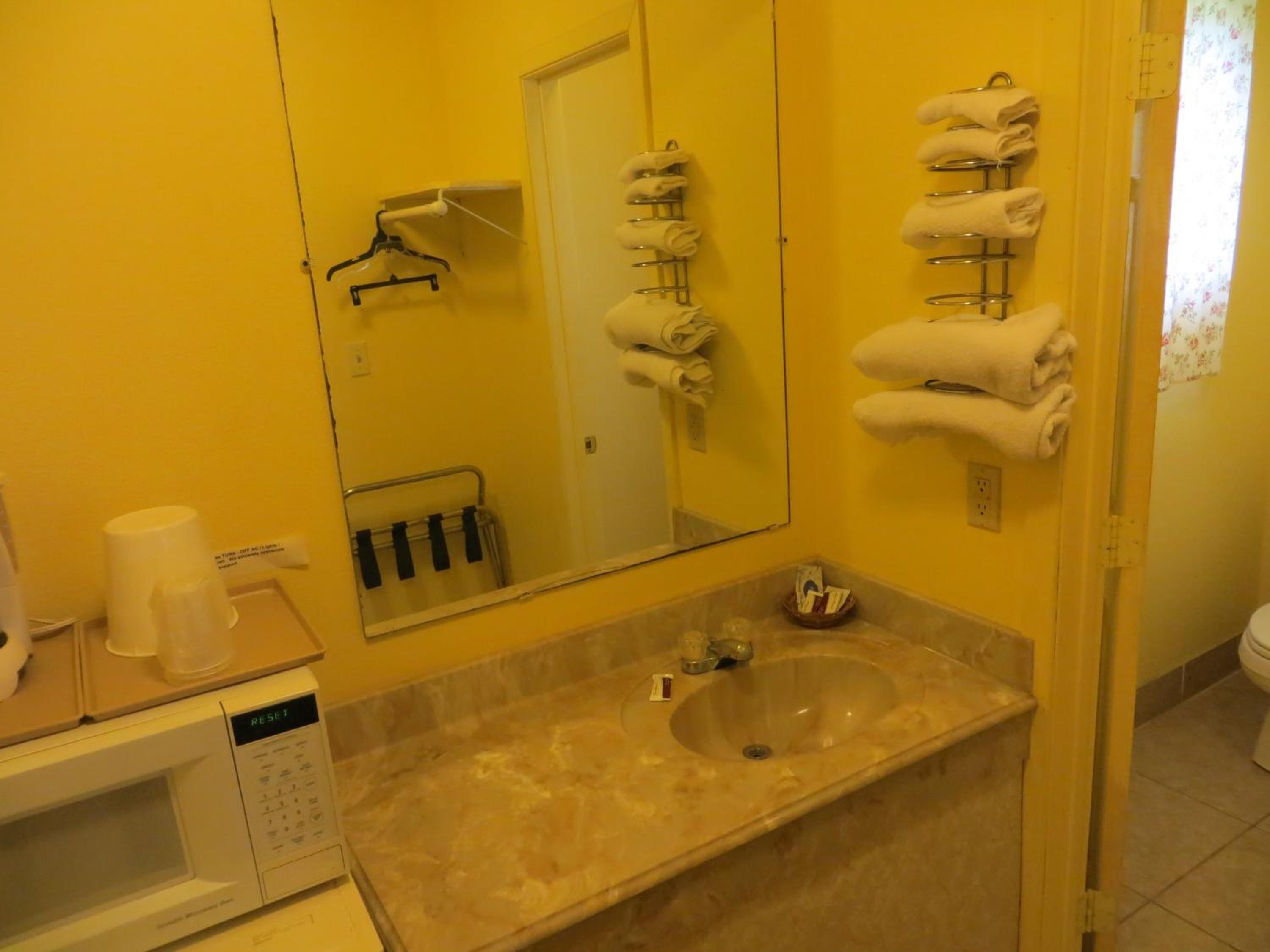 Standard Double Room with One Double Bed photo 2