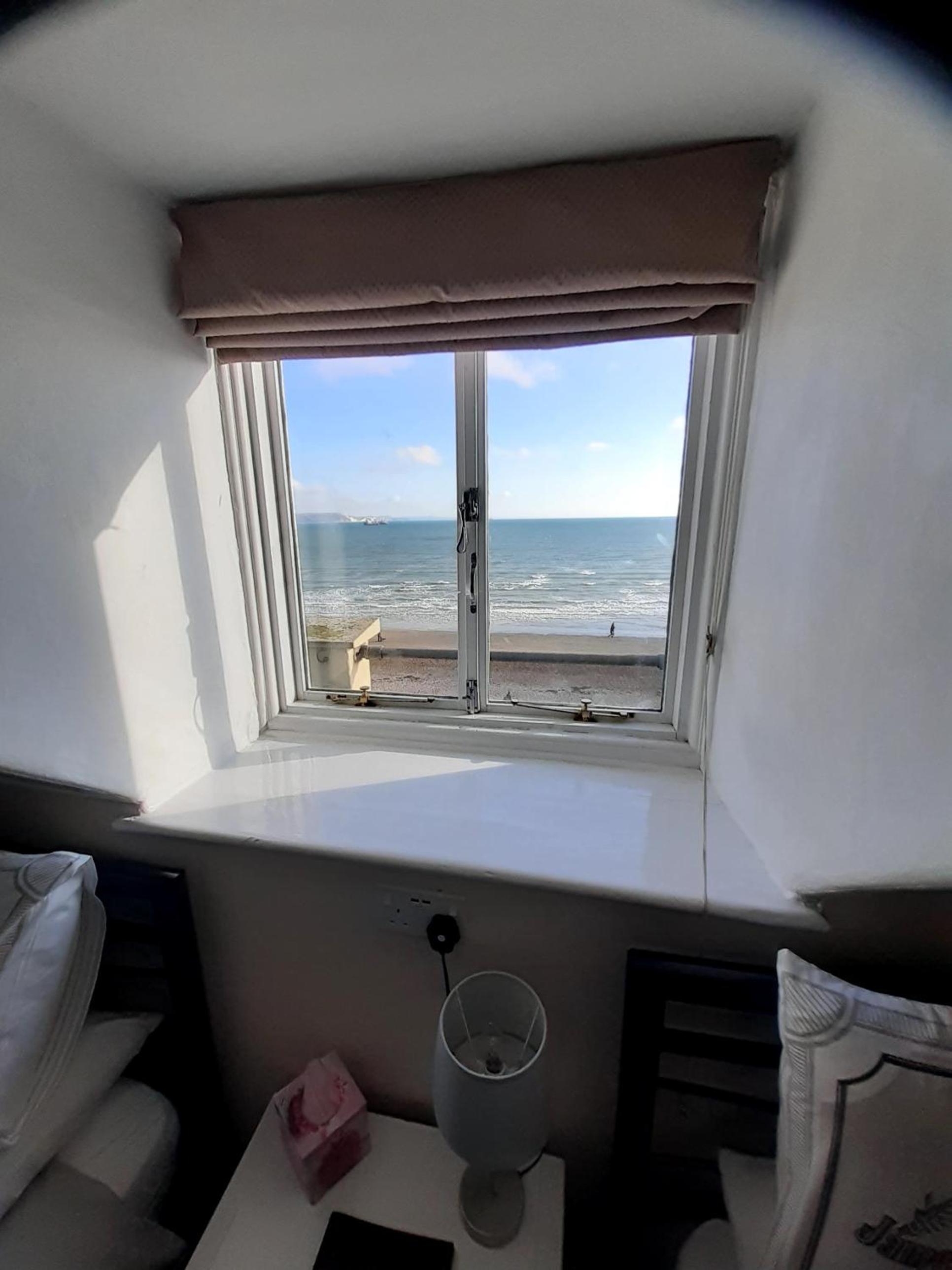 Twin Attic Room - Sea View - Stair access only. - Photo 5