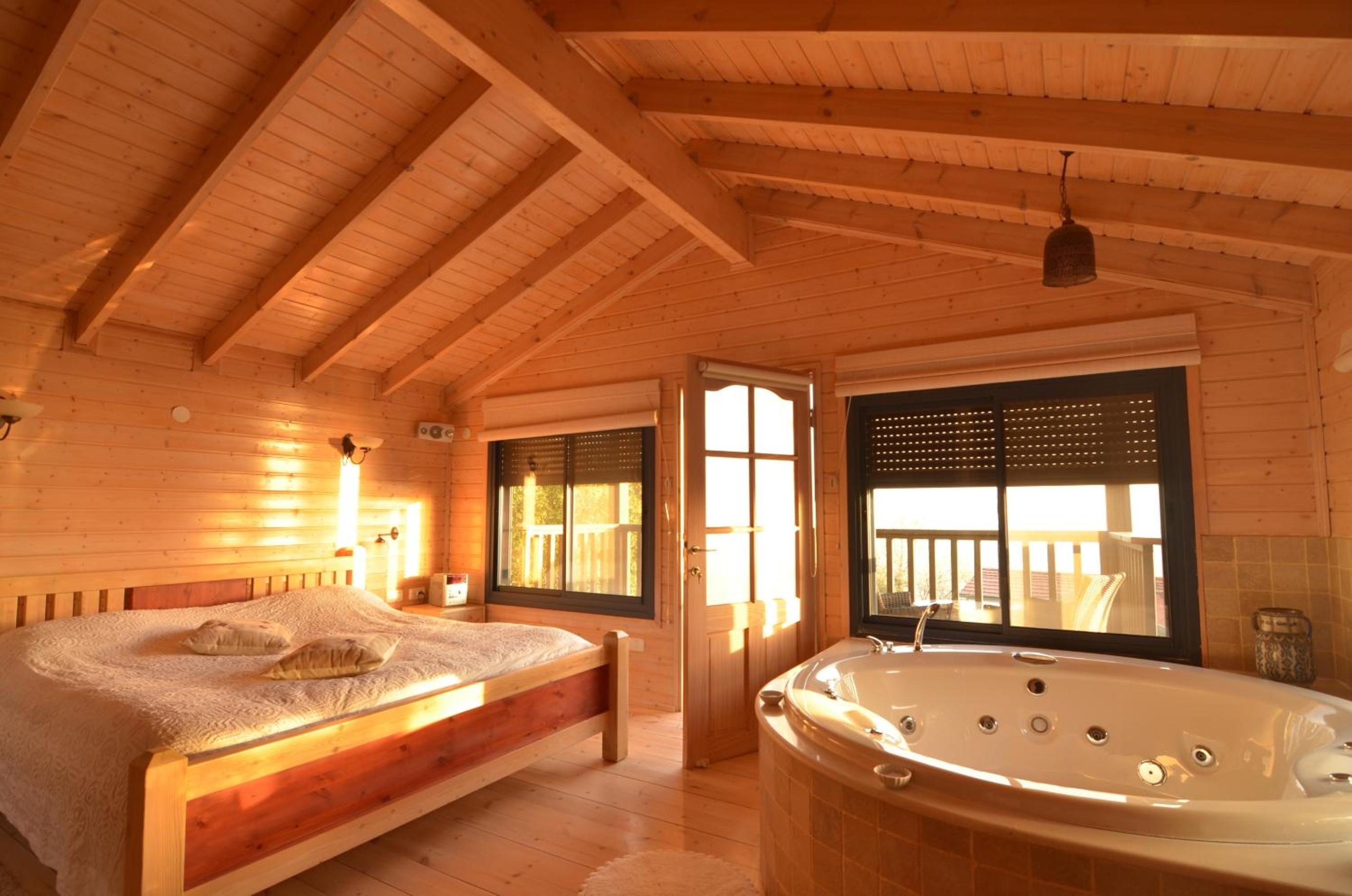 Deluxe Suite with Spa Bath photo 1