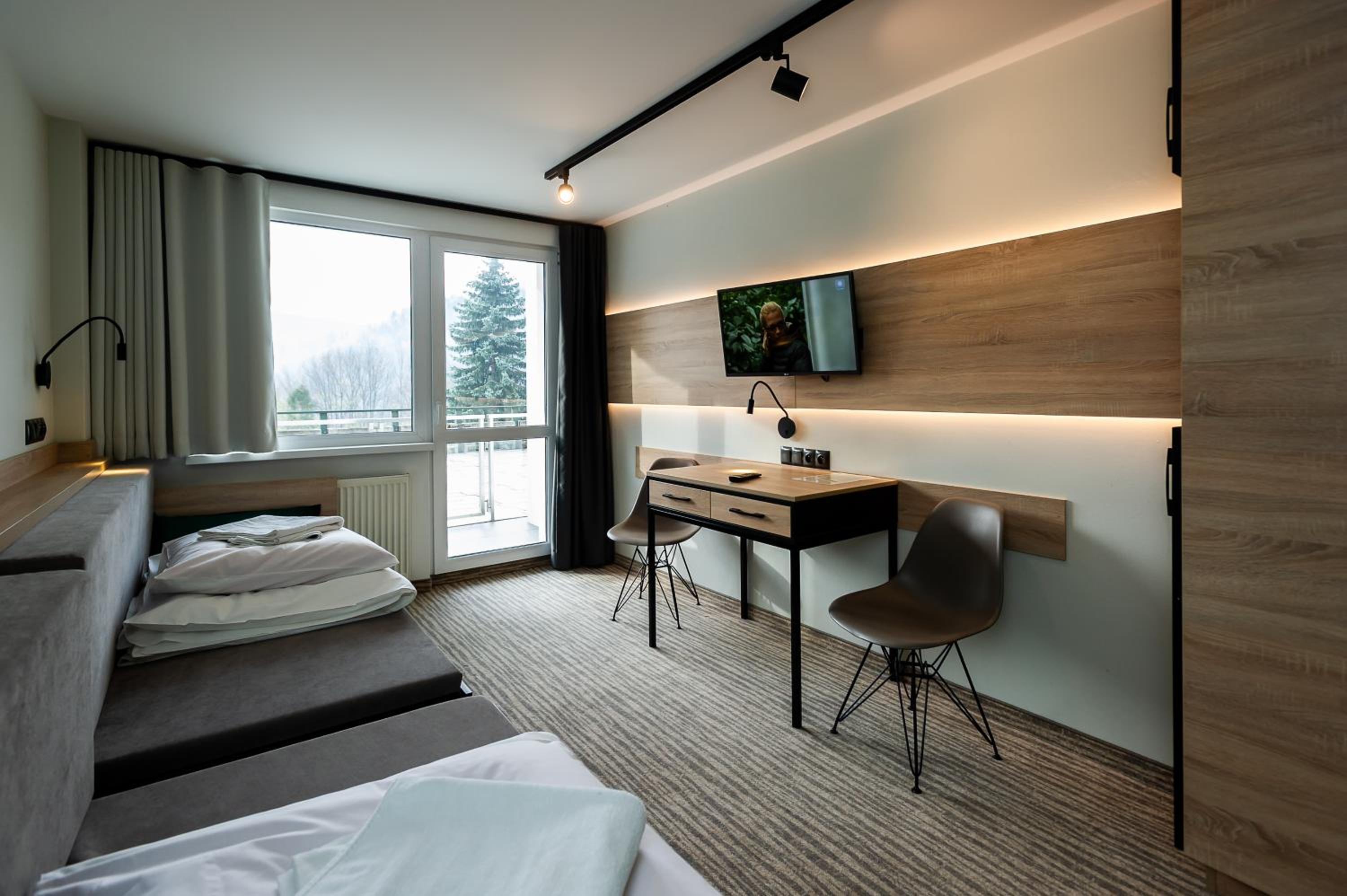 Twin Room with Mountain View - Photo 10