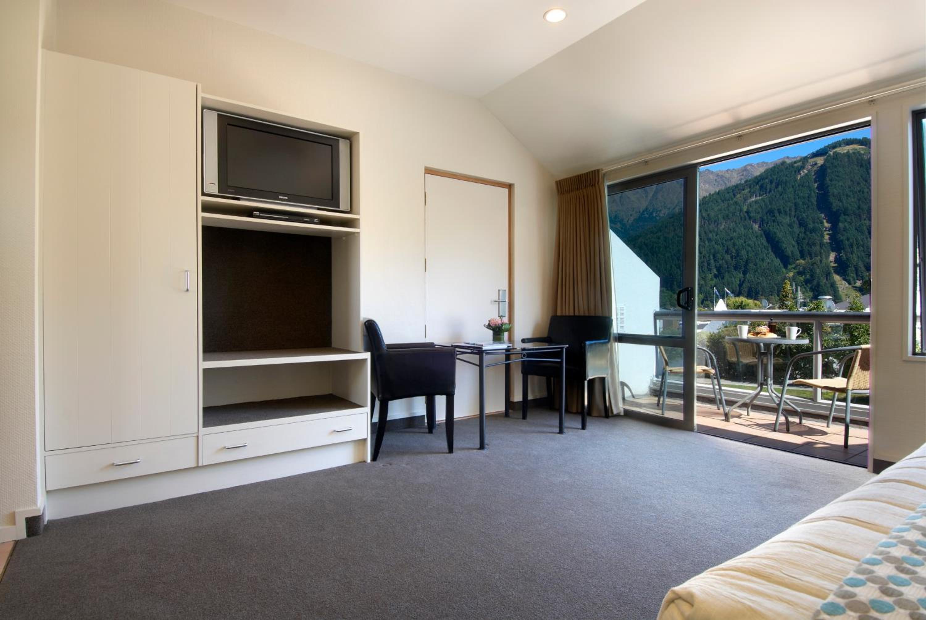 Deluxe Studio with two rooms photo 1