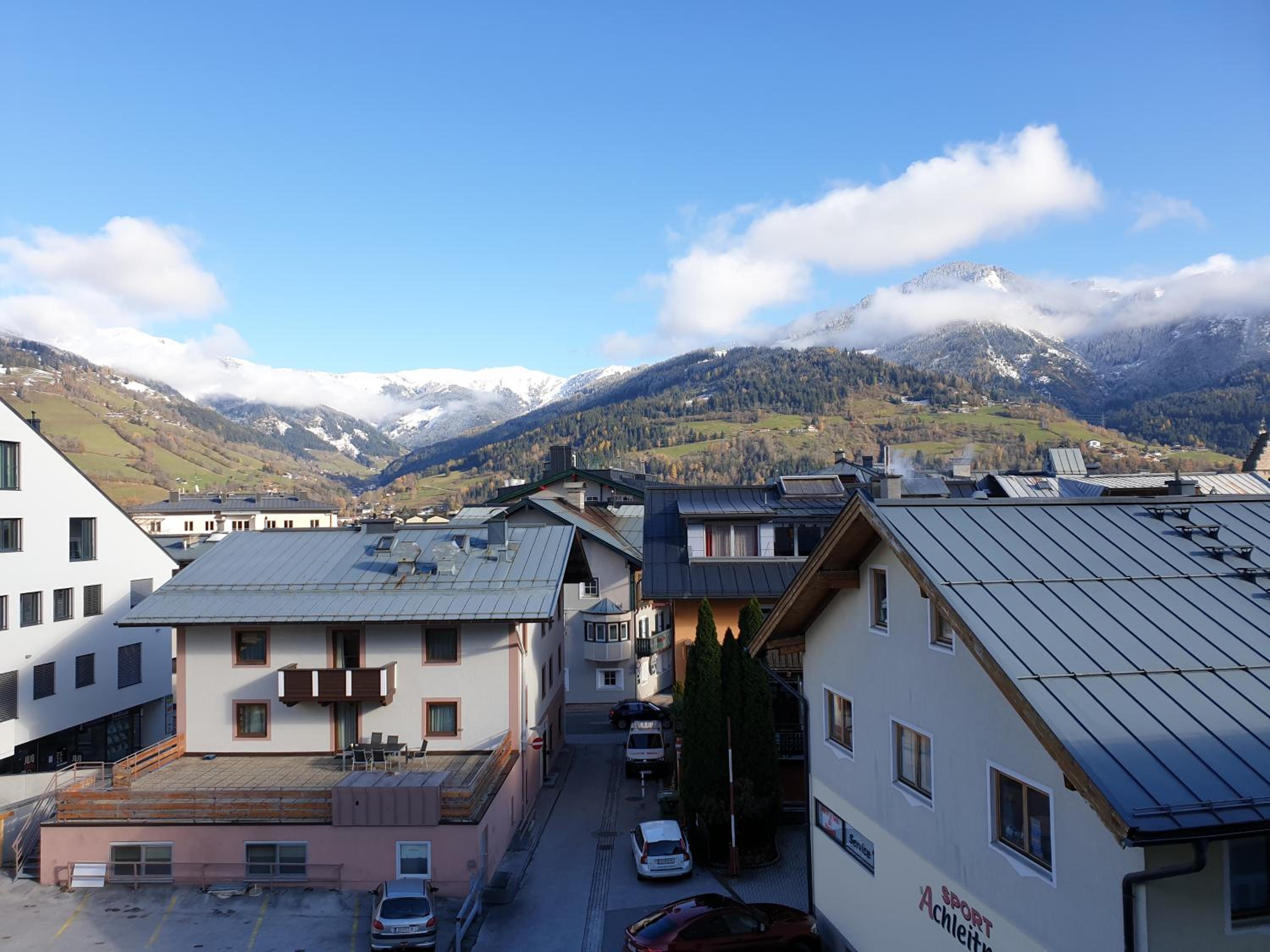 Studio with Balcony photo 2