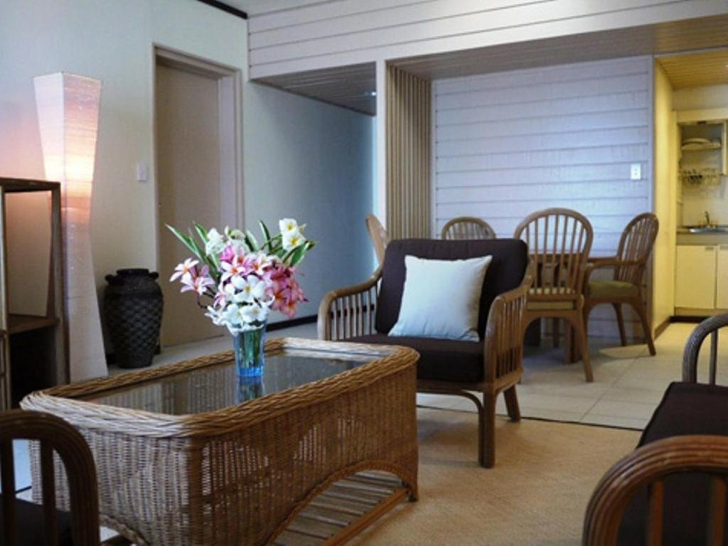 Junior One-Bedroom Suite photo 3