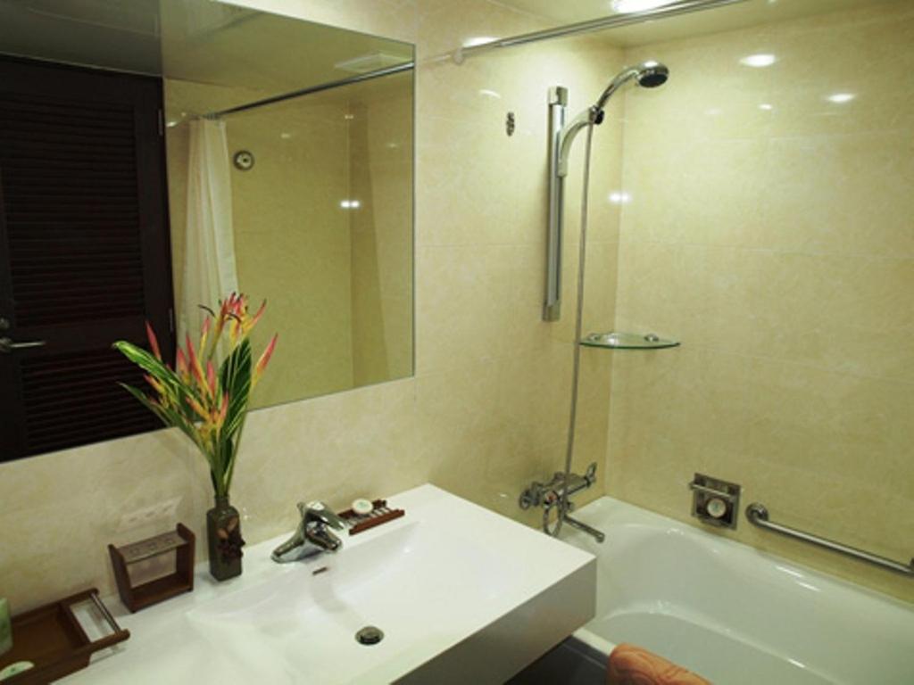Deluxe Room with Sea View photo 2