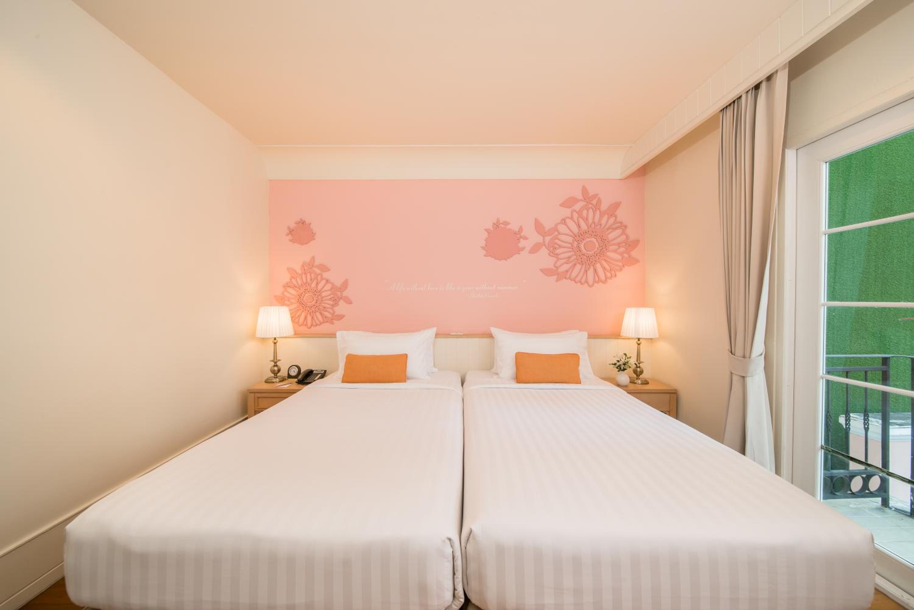 Premier Room with Balcony photo 2