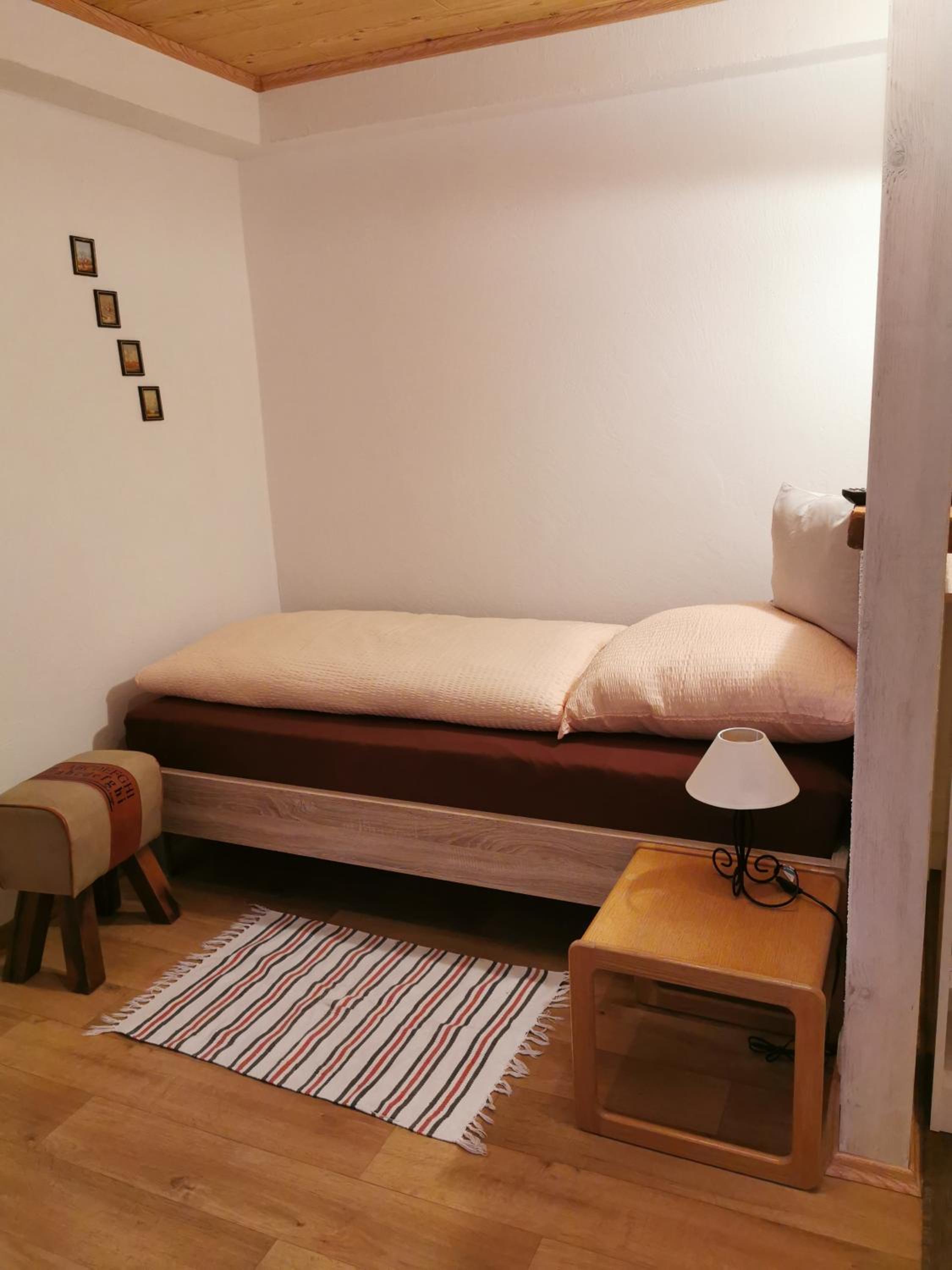 Single Room with Bathroom photo 1