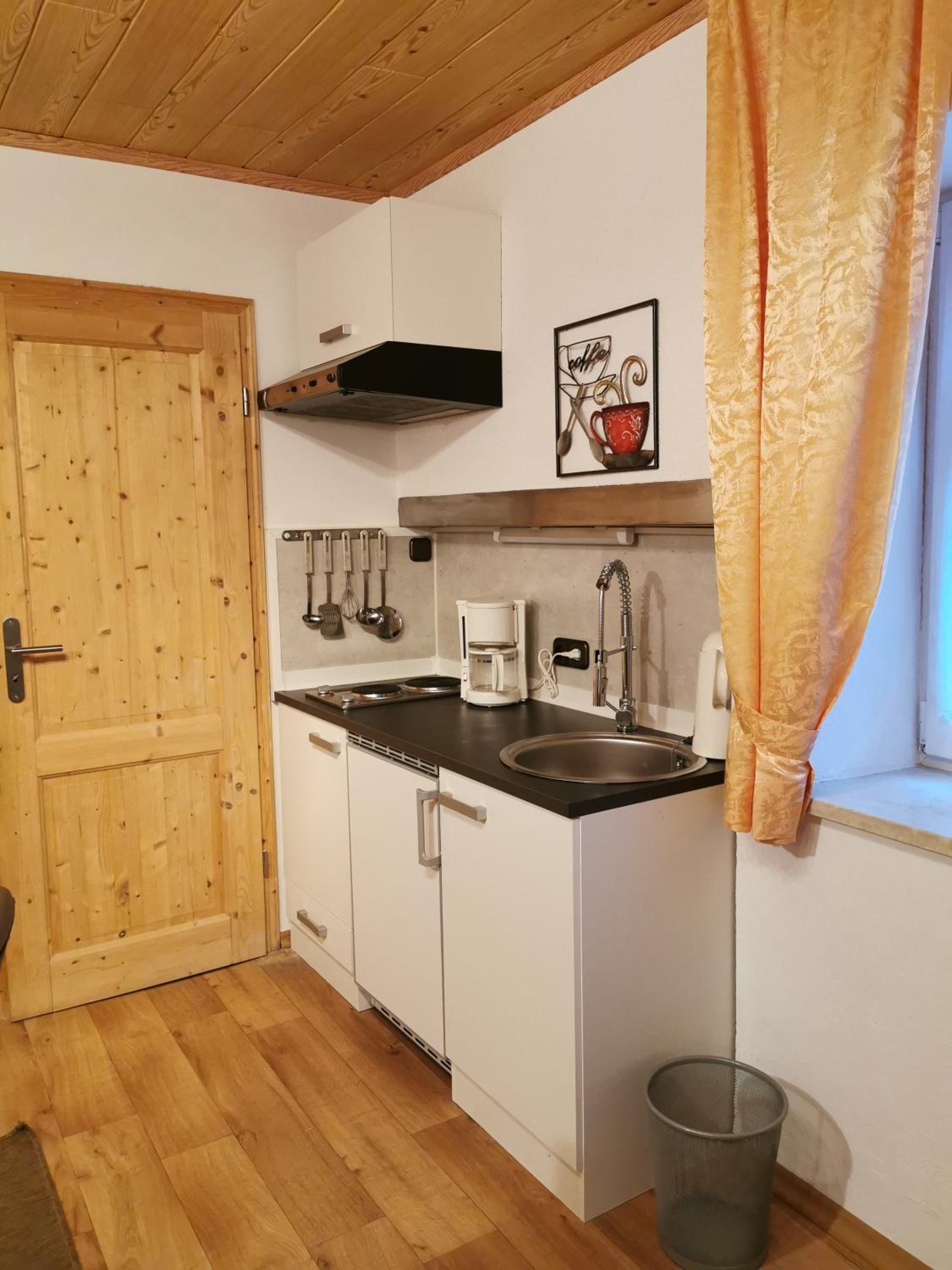 Single Room with Bathroom photo 3