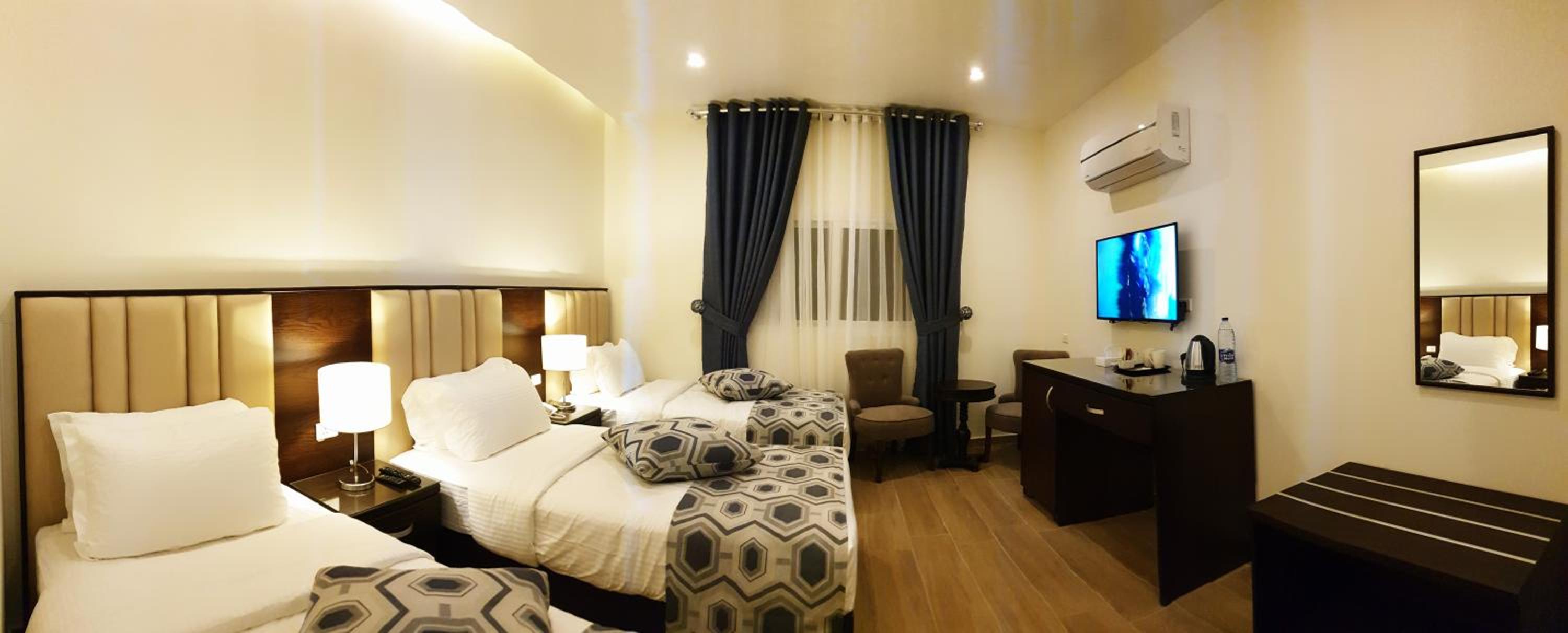 Deluxe Triple Room - Photo 5
