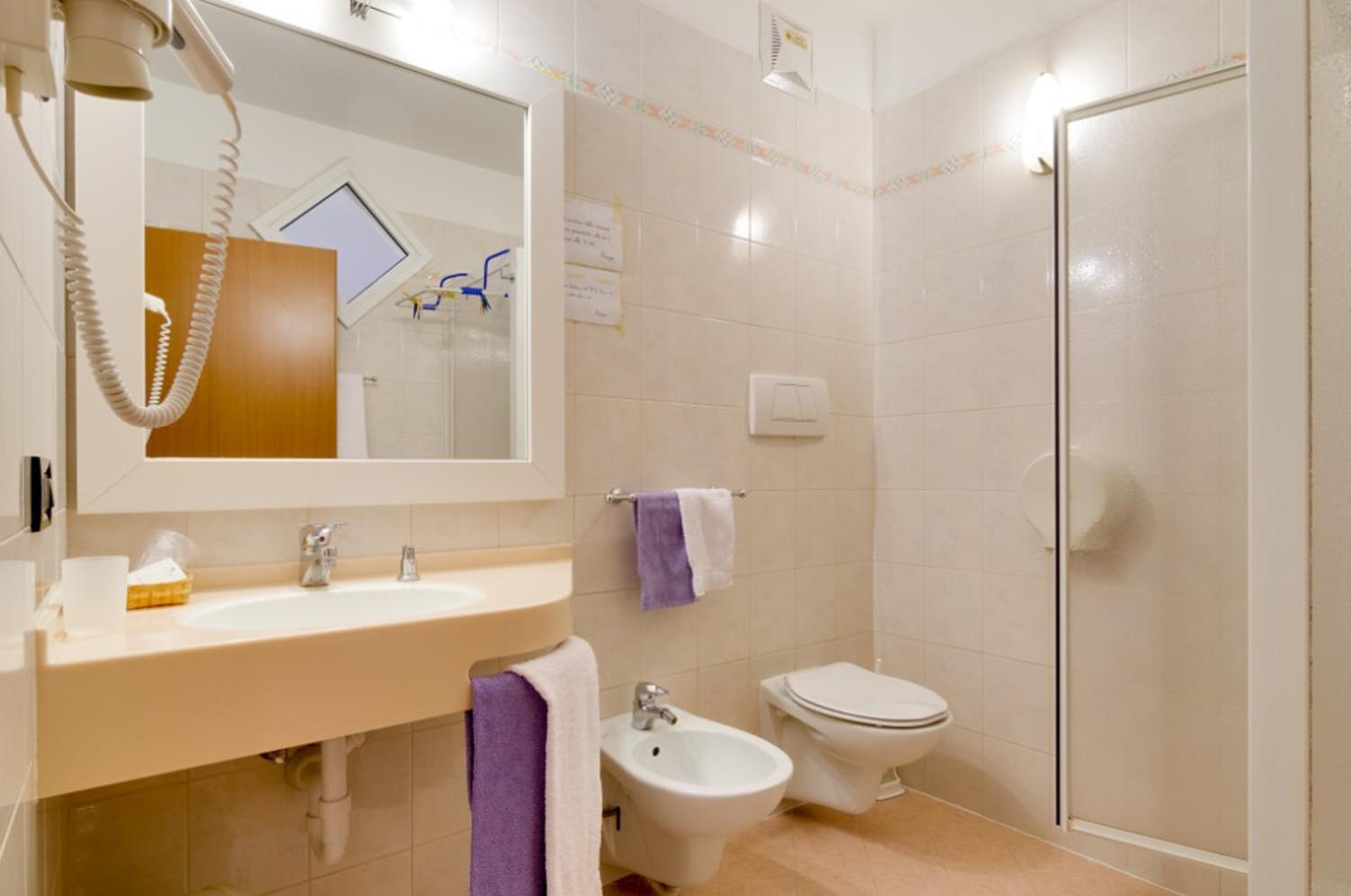 Triple Room with Shower - Photo 4