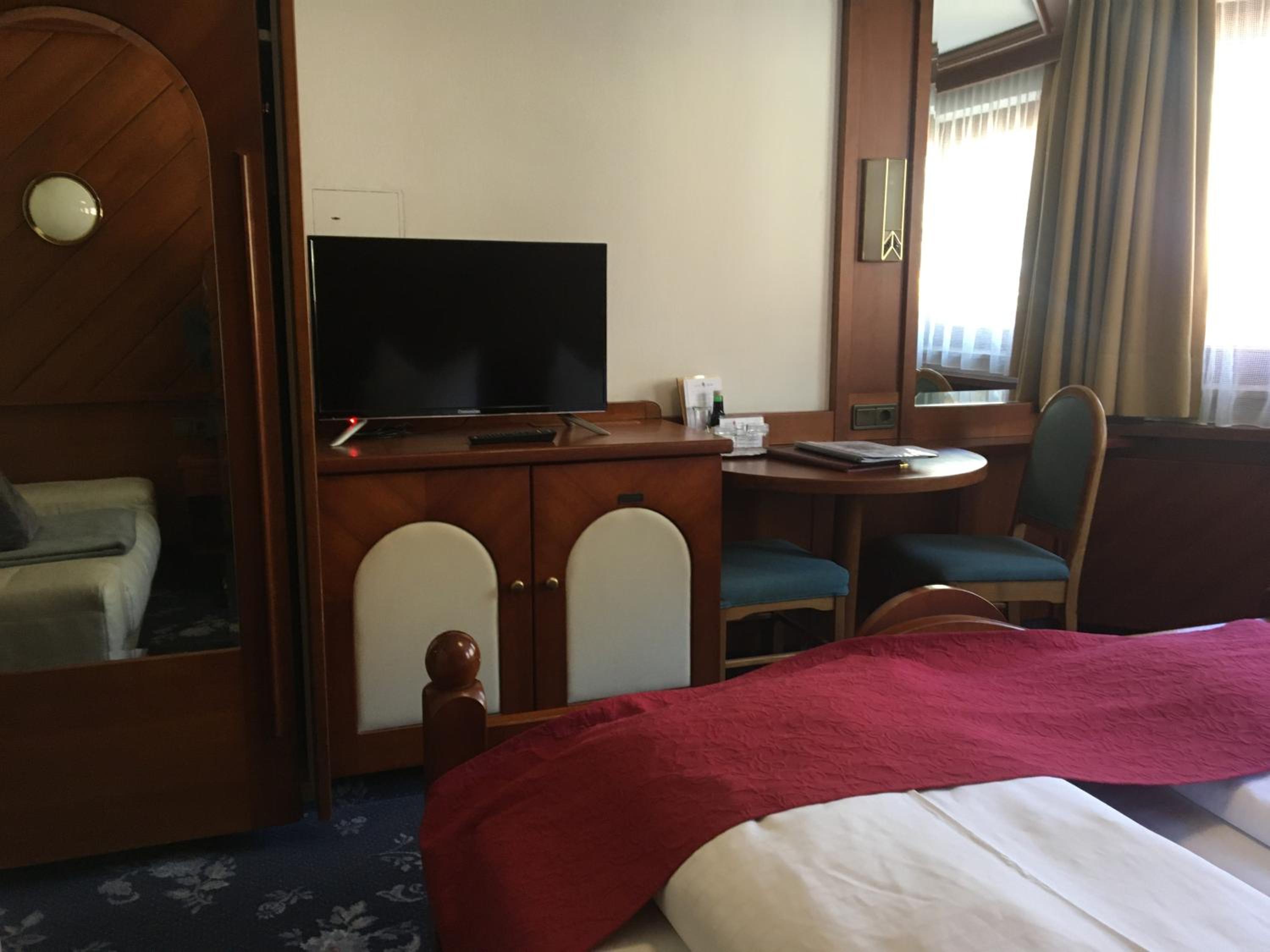 Standard Double Room - Photo 10