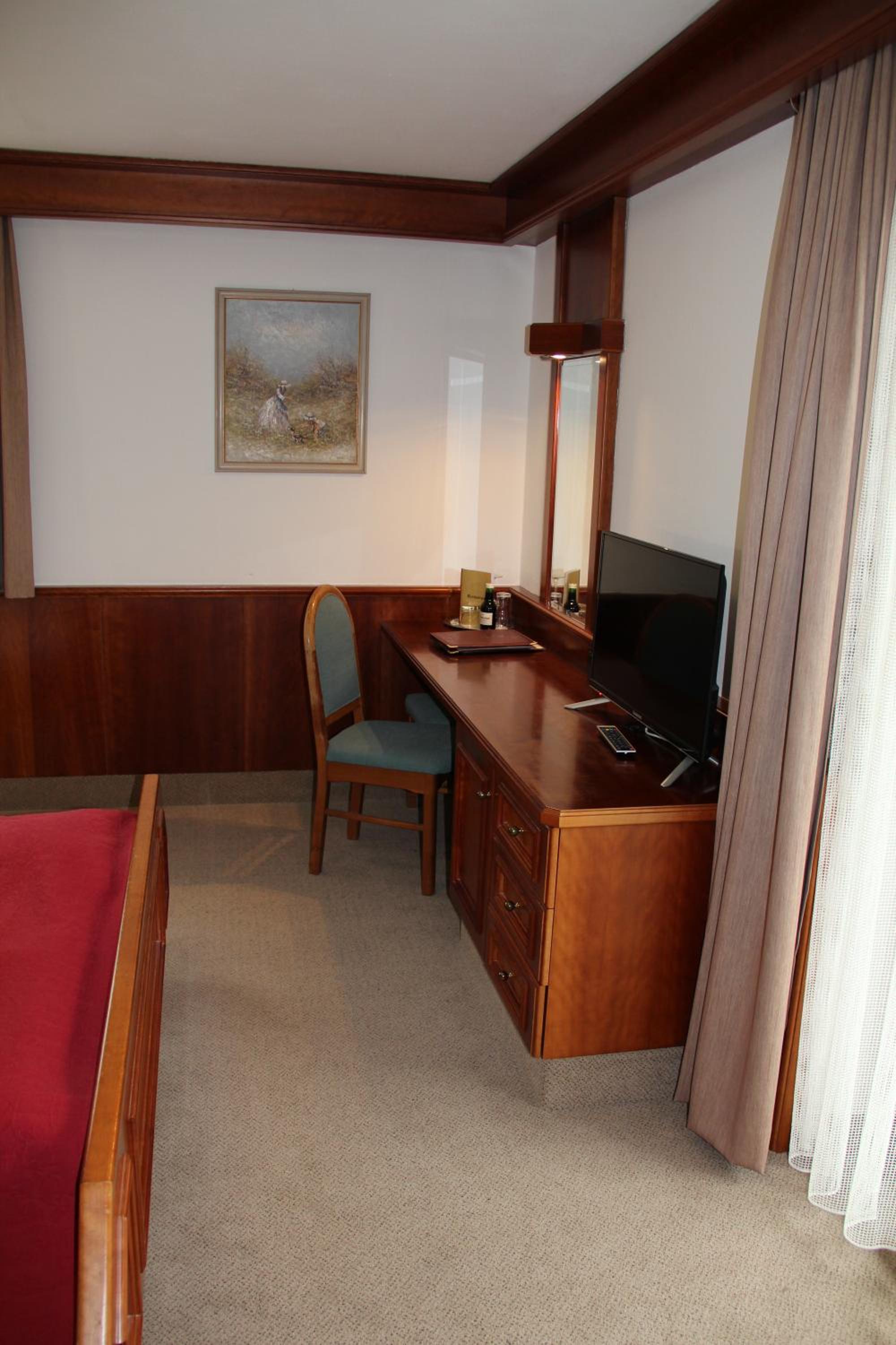 Standard Double Room - Photo 8