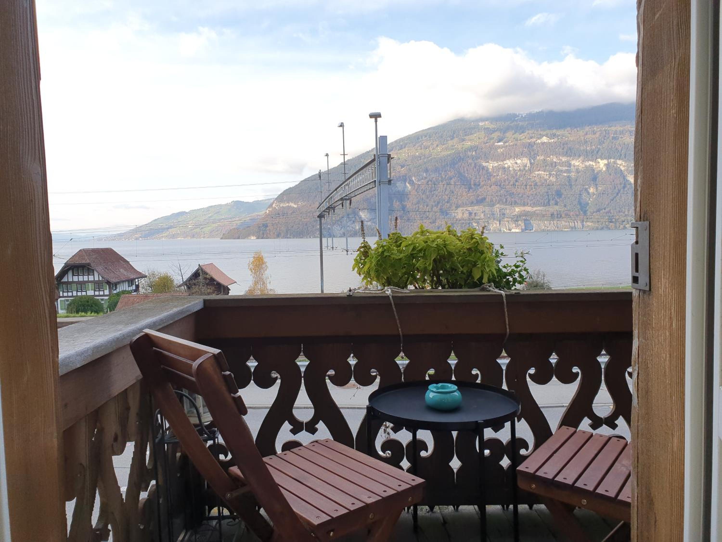 Double Room with Lake View - Photo 4