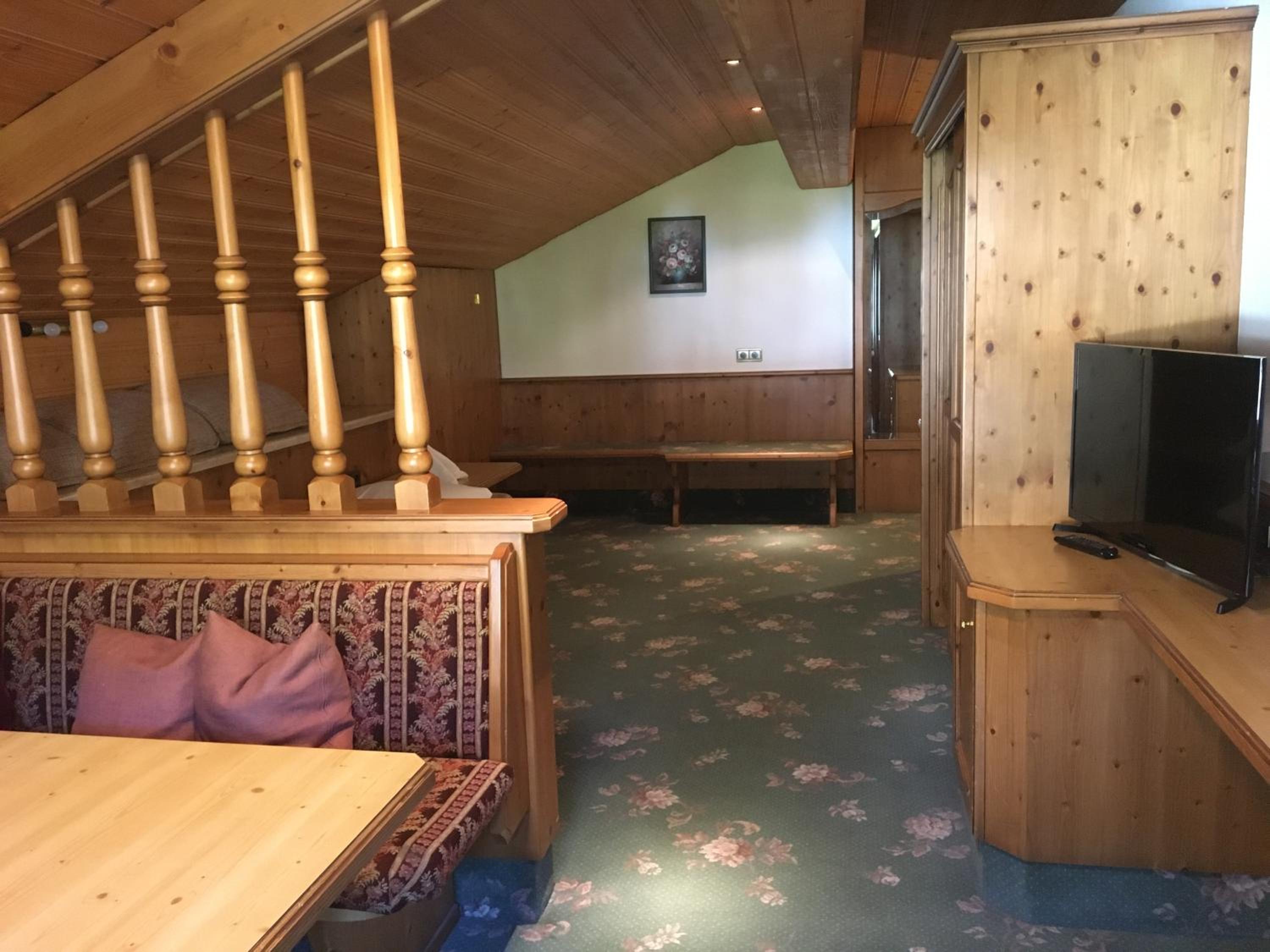 Suite - Photo 8