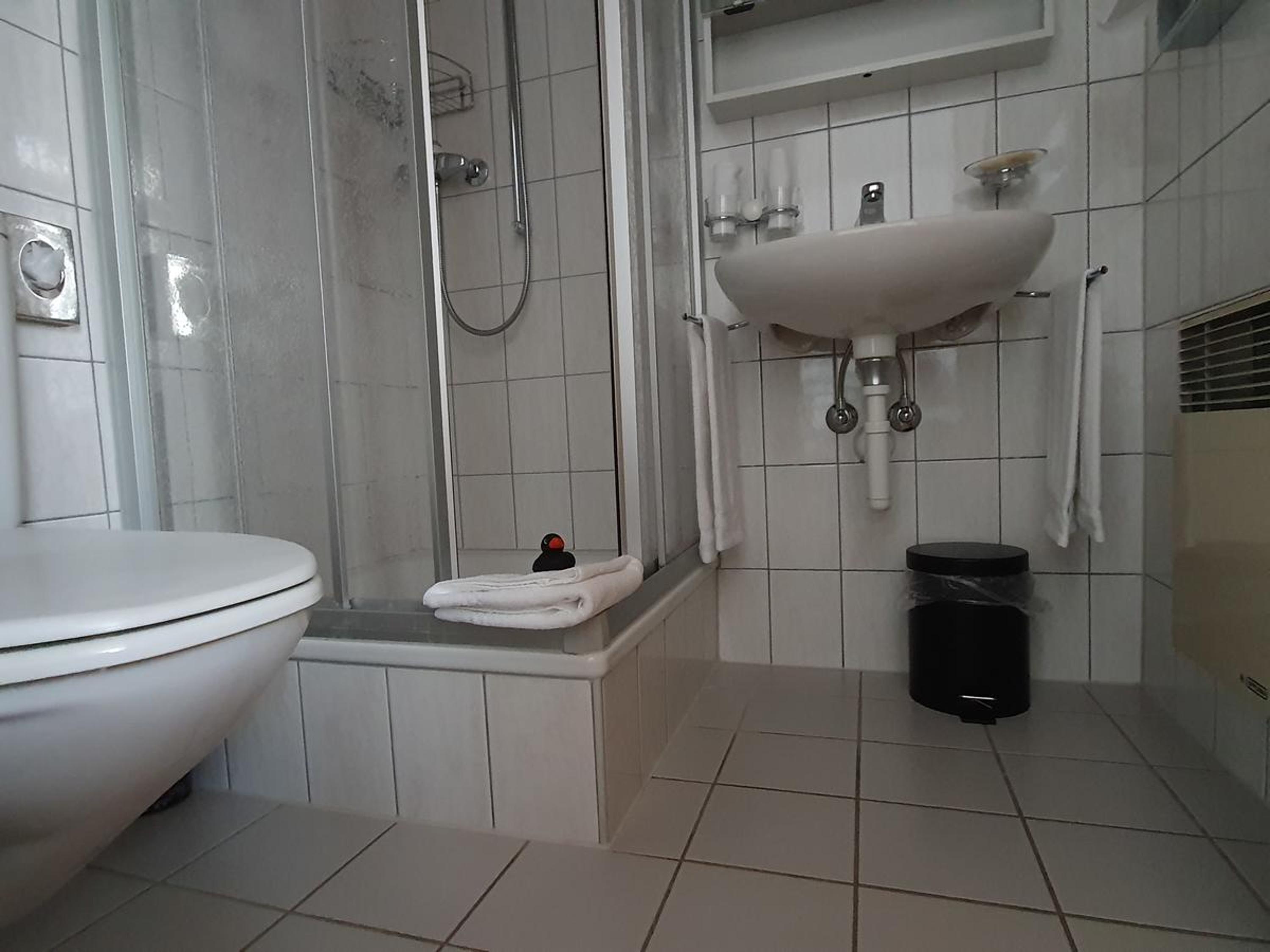 Double Room with Balcony - Photo 5