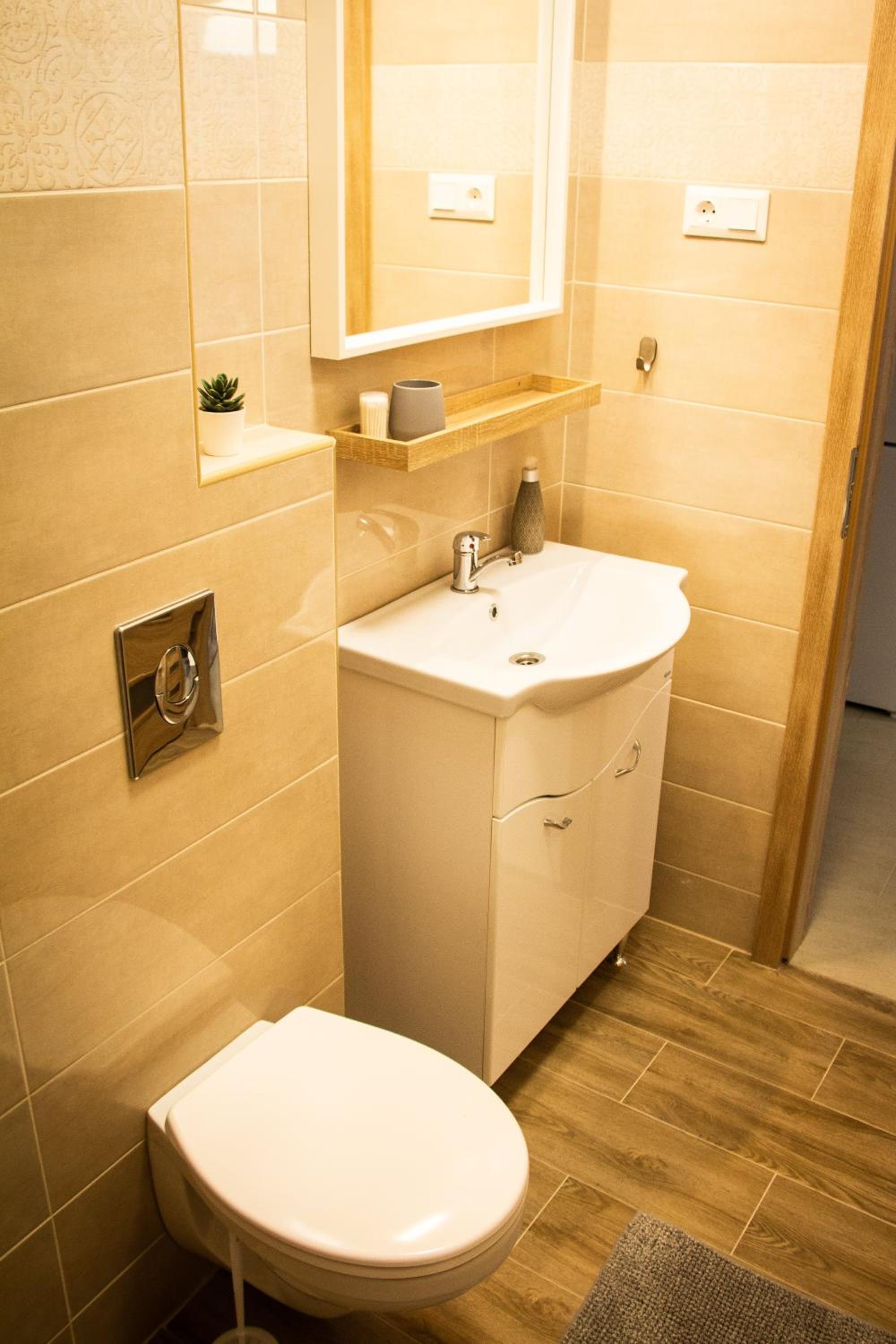 Studio Apartment - Photo 11