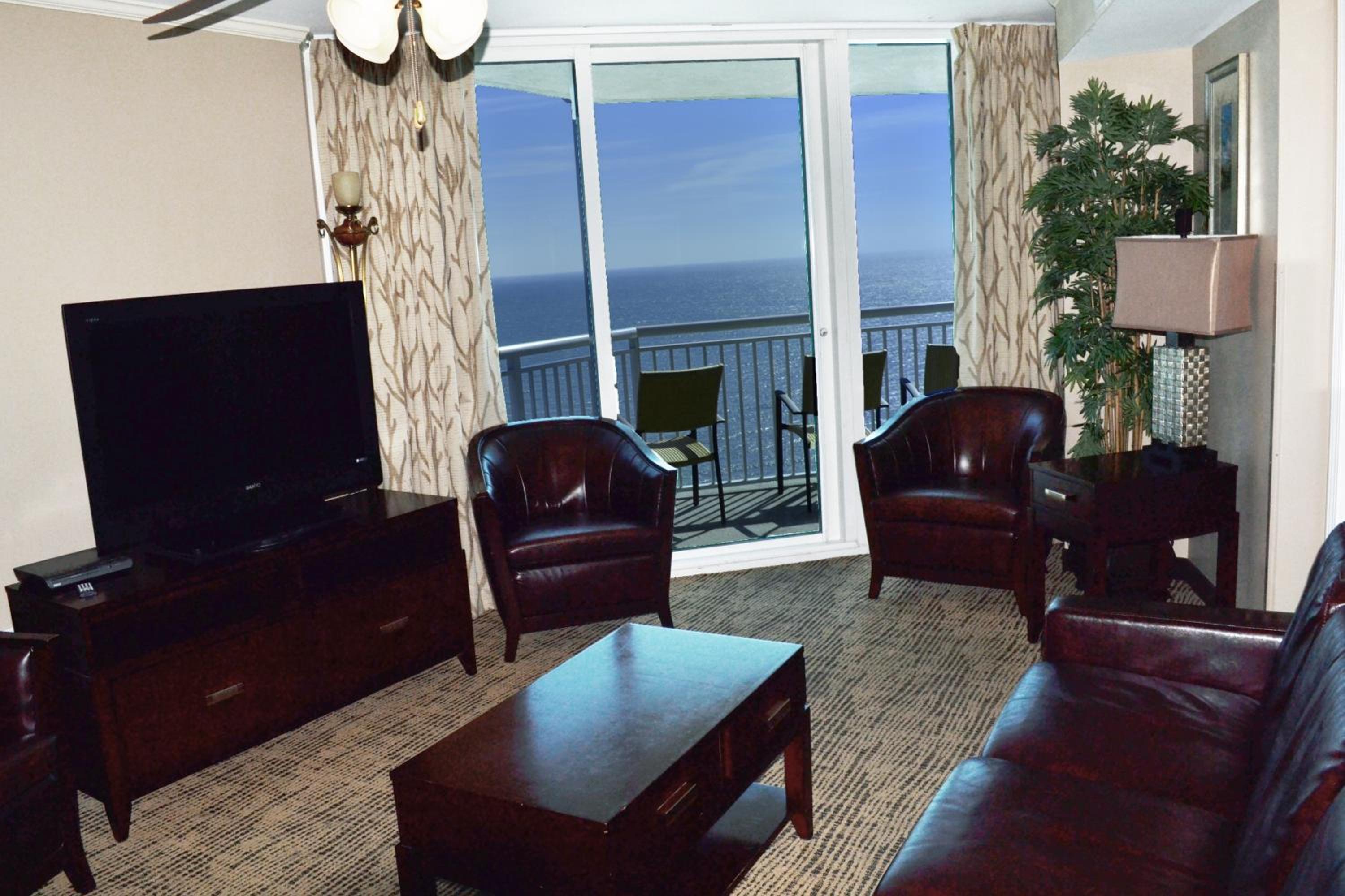 Three-Bedroom Suite photo 1