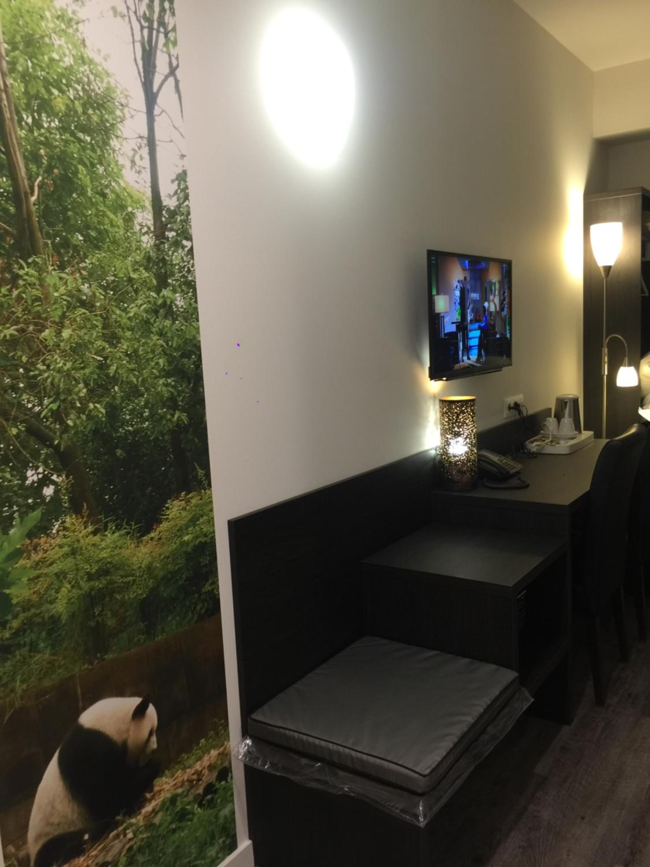 Double Room with Balcony - Photo 8