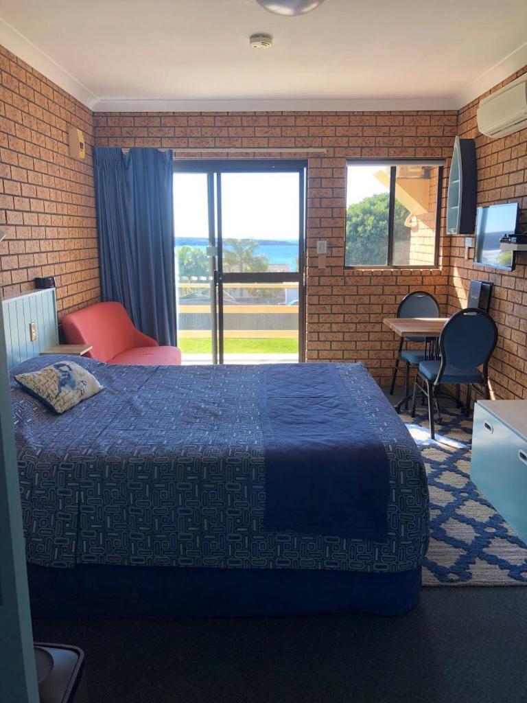 Standard Queen Room - Photo 14