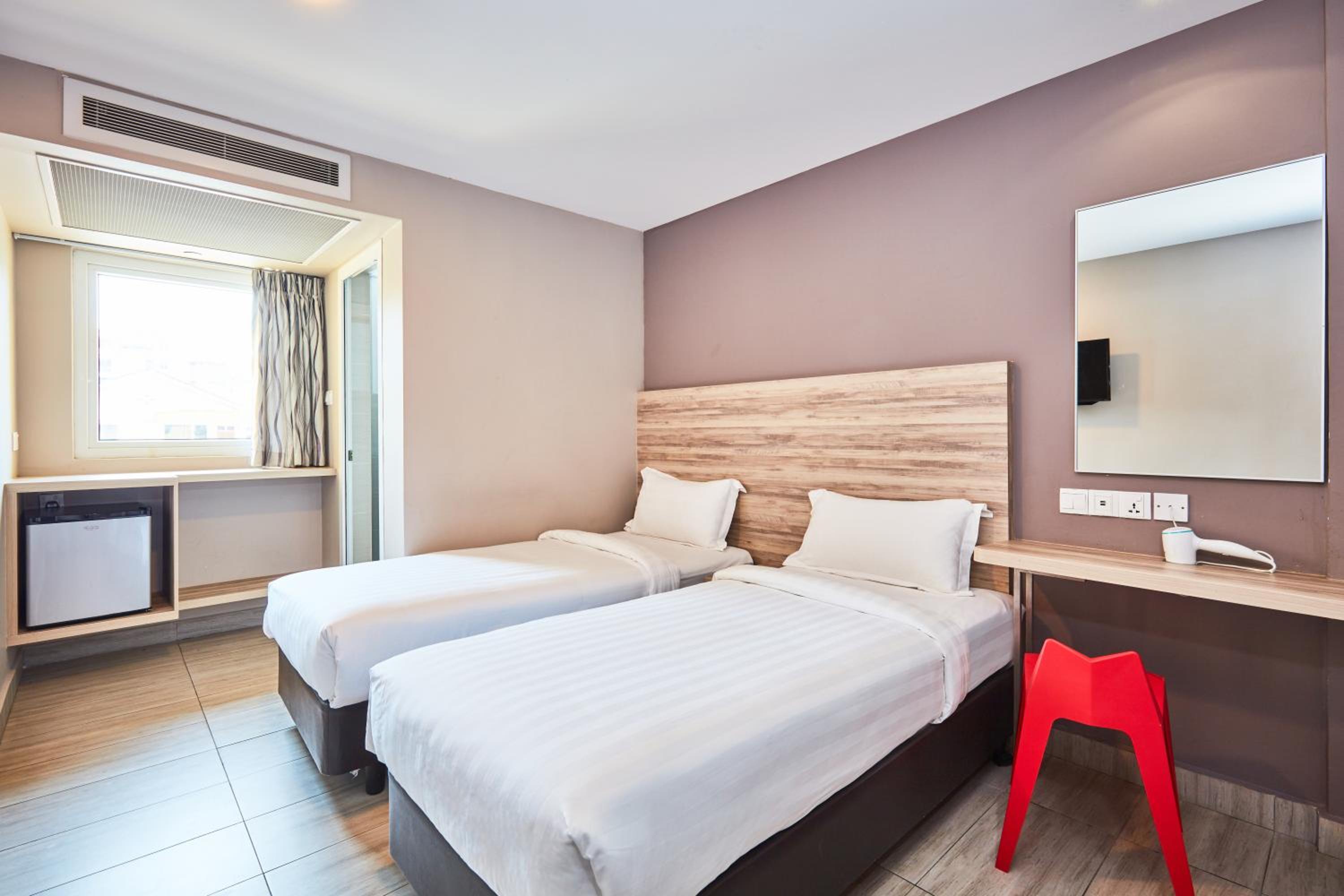 Deluxe Twin Room photo 3