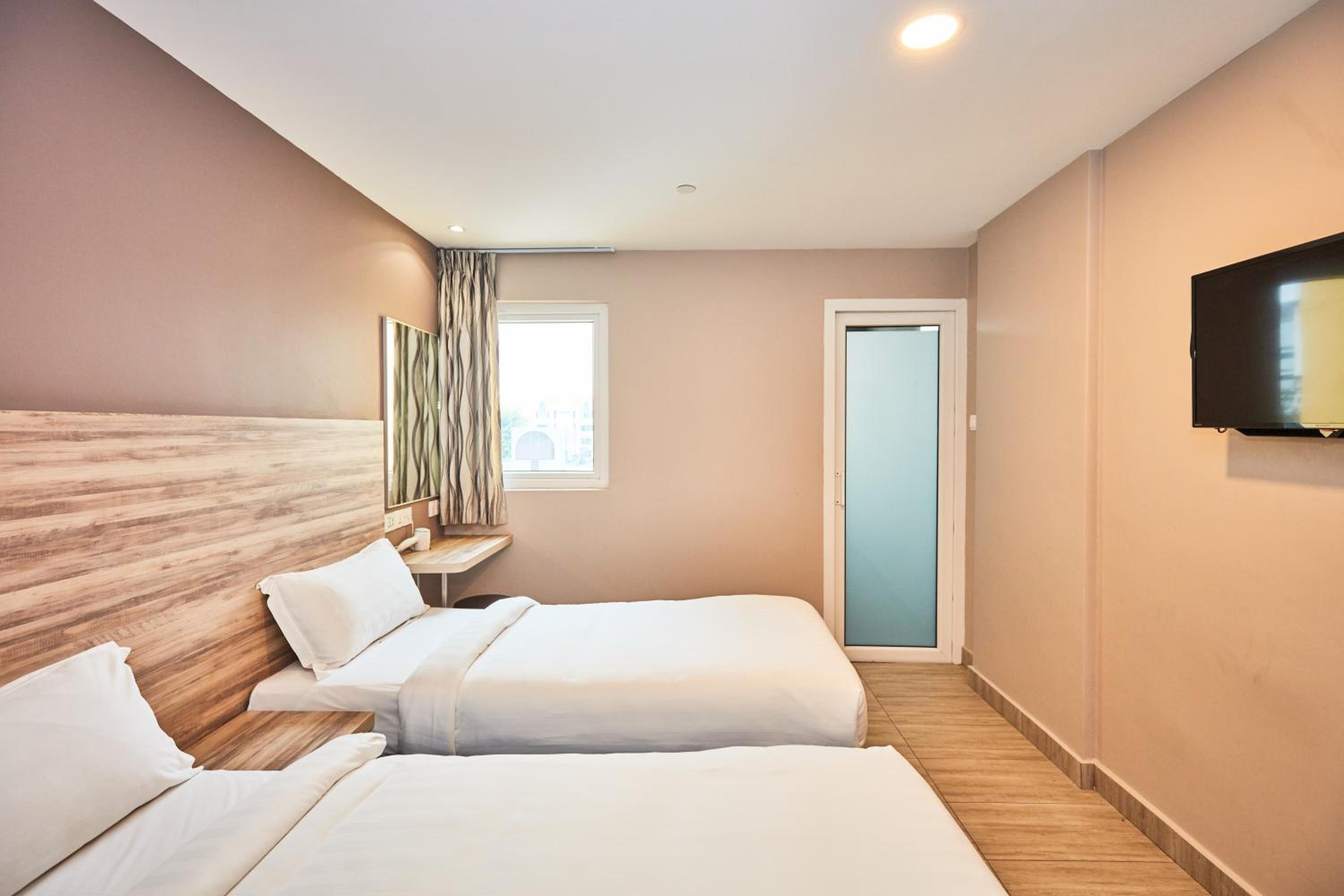 Superior Triple Room photo 3