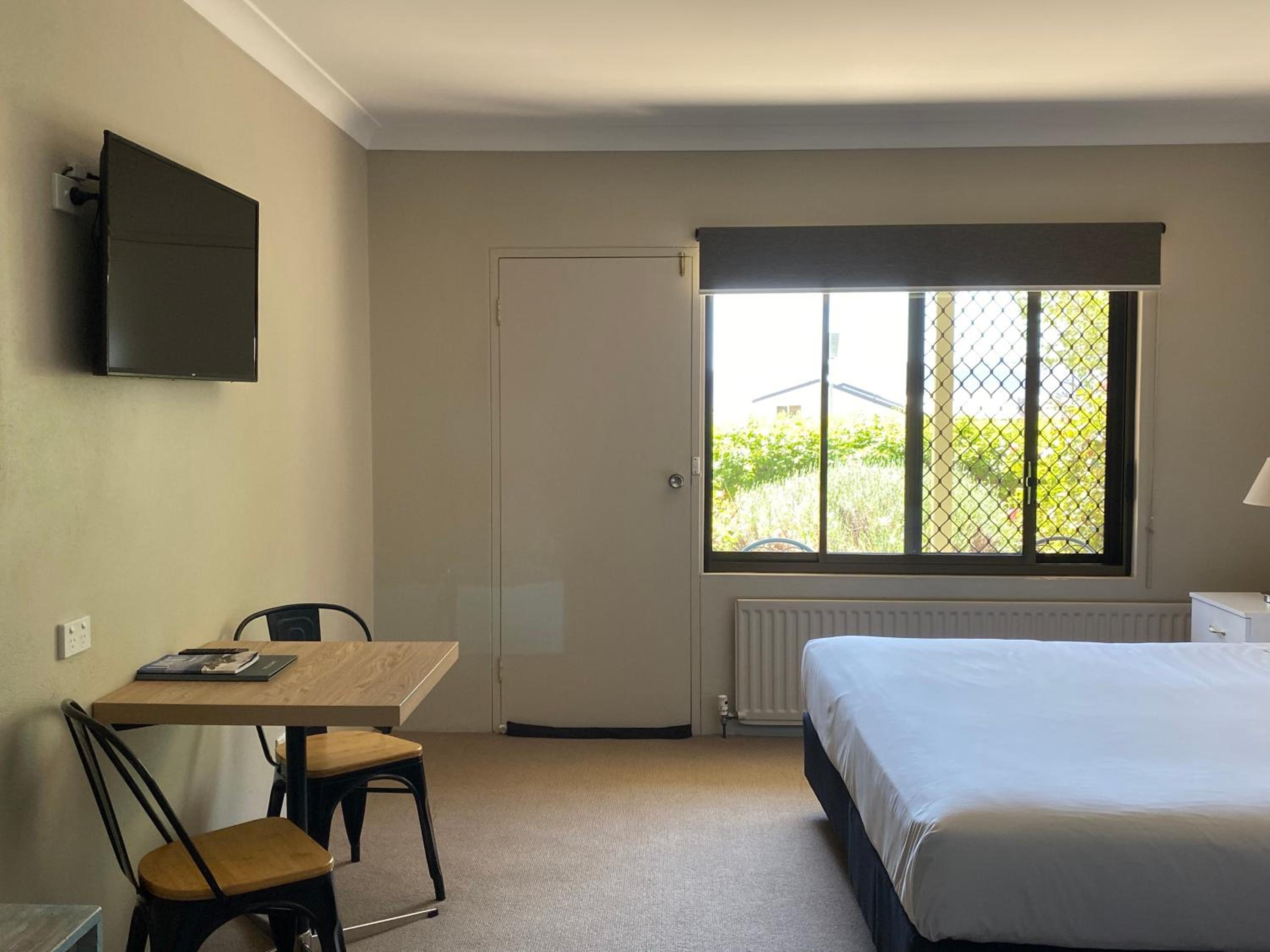 Double or Twin Room with Garden View photo 3