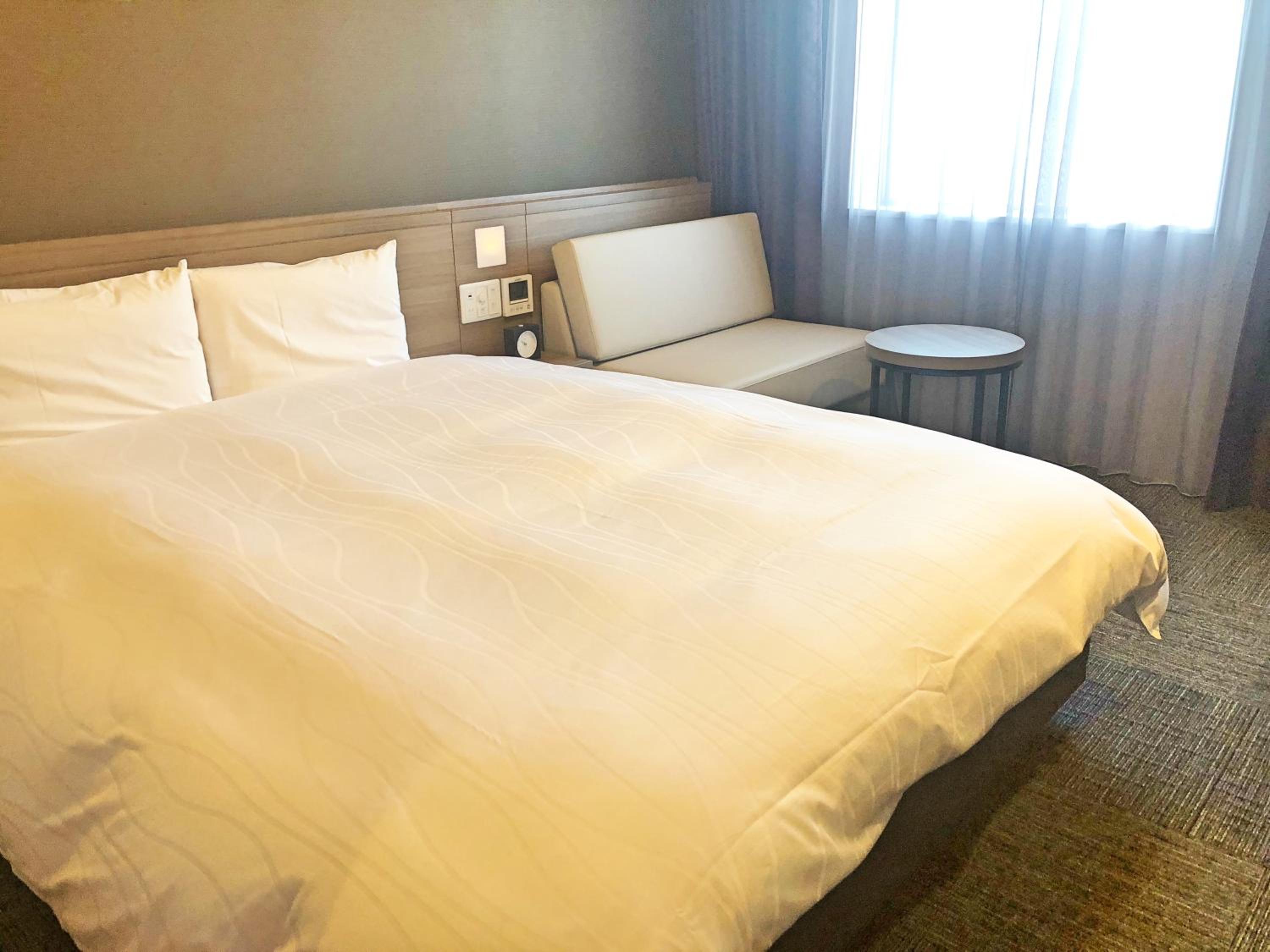 Moderate Queen Room -Non-Smoking - Eco Plan(No Daily Cleaning)