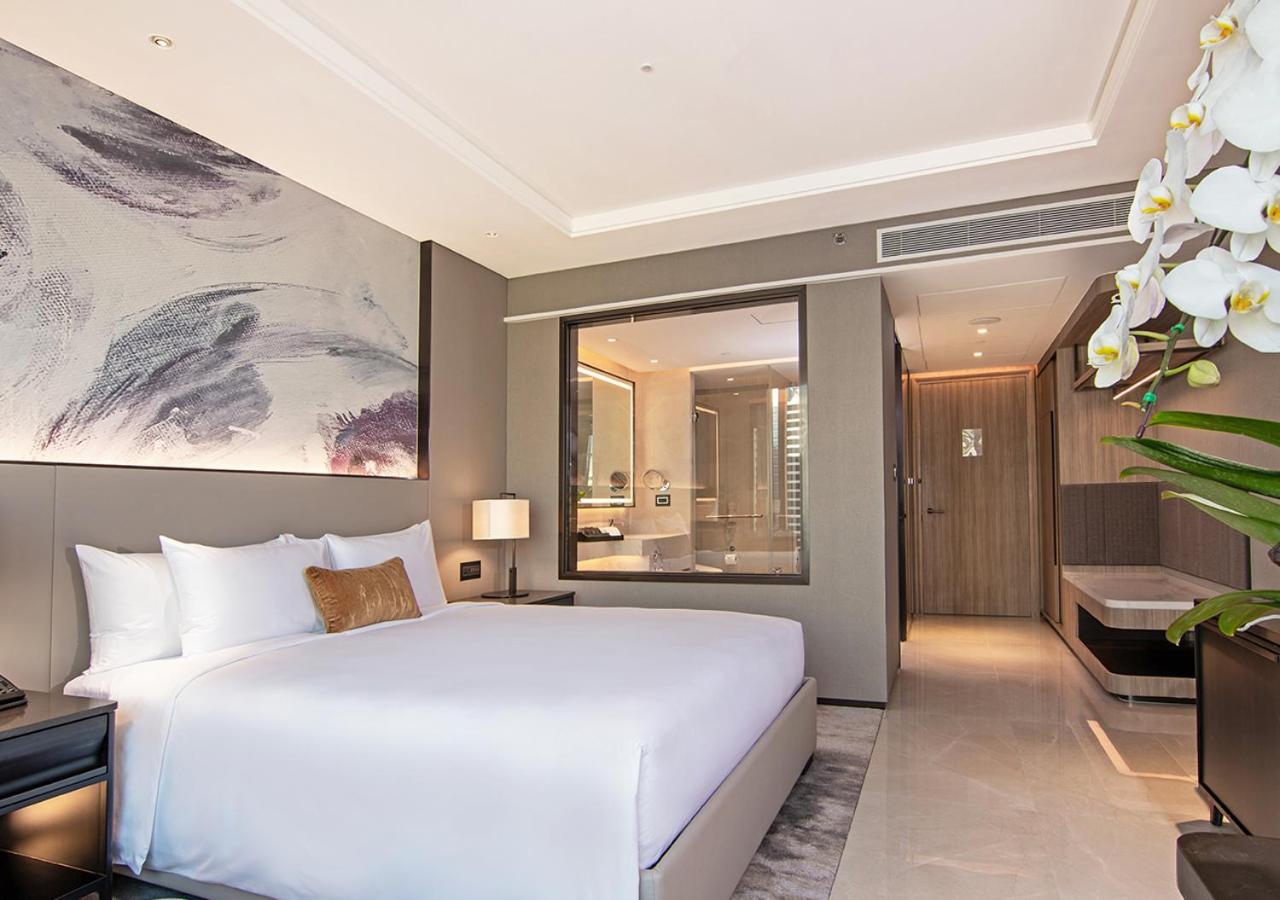 Deluxe Room with Extra Bed – Triple Occupancy photo 1