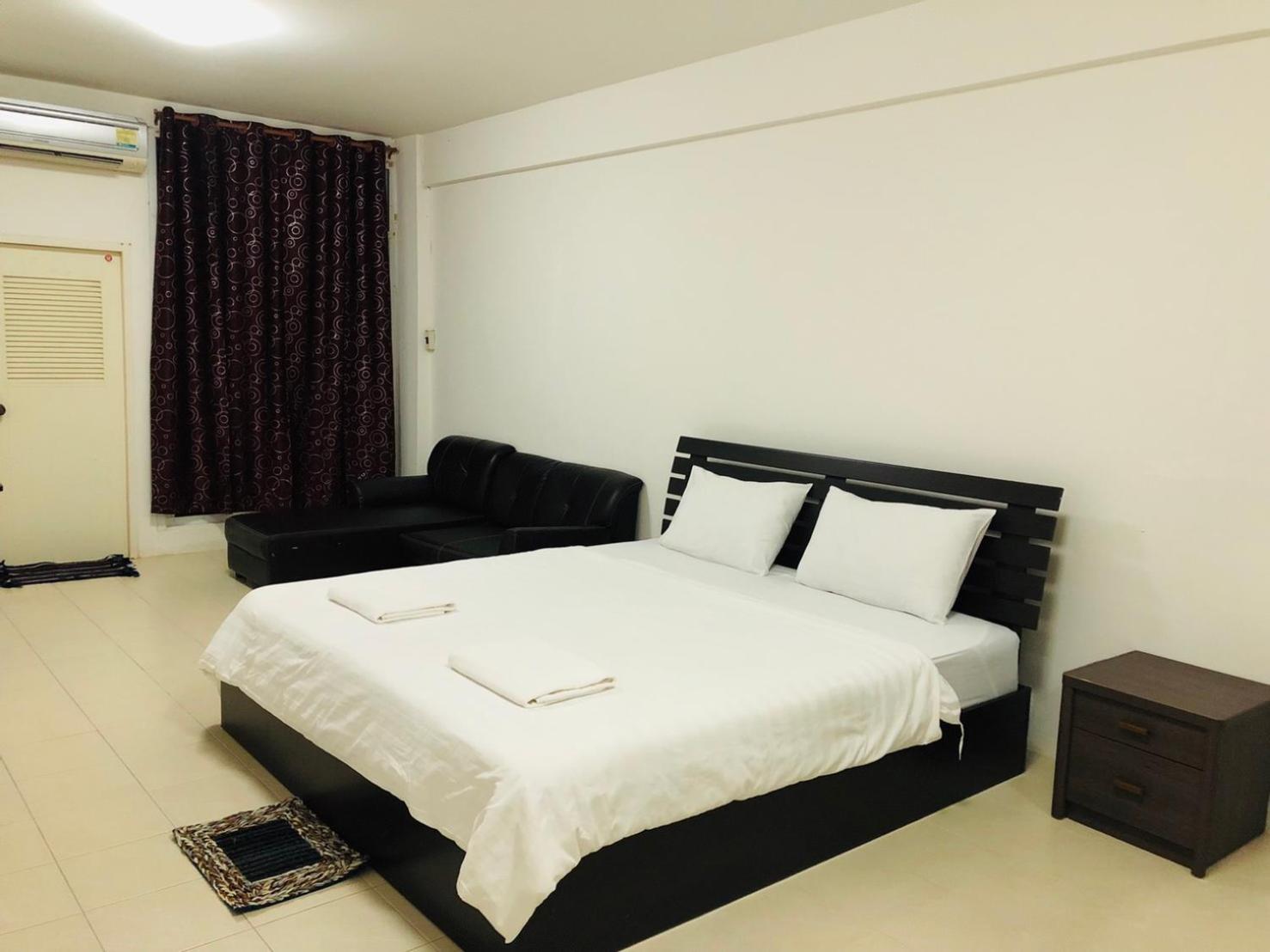 Queen Room with Balcony photo 1