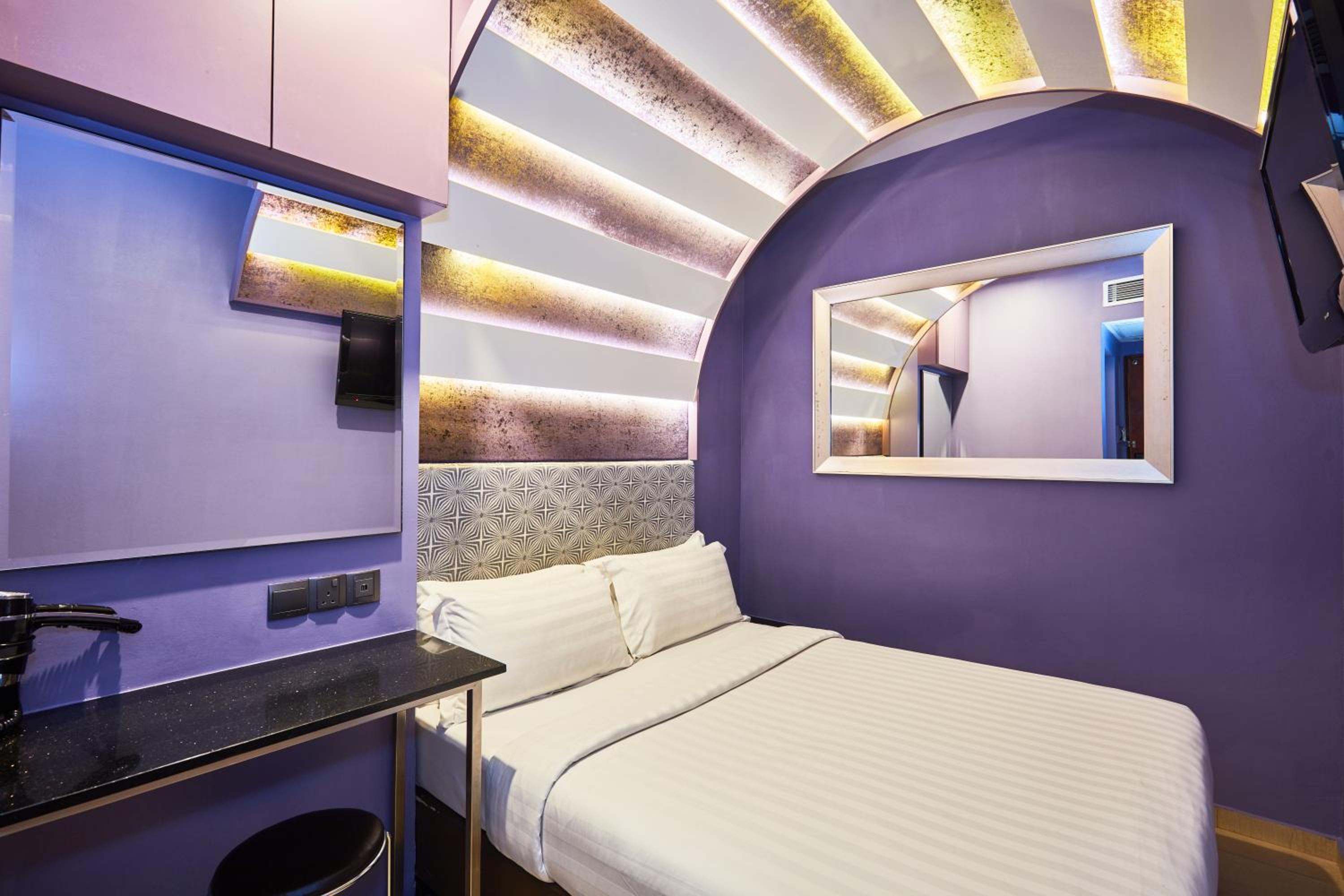Deluxe Theme Room with One Double Bed photo 2