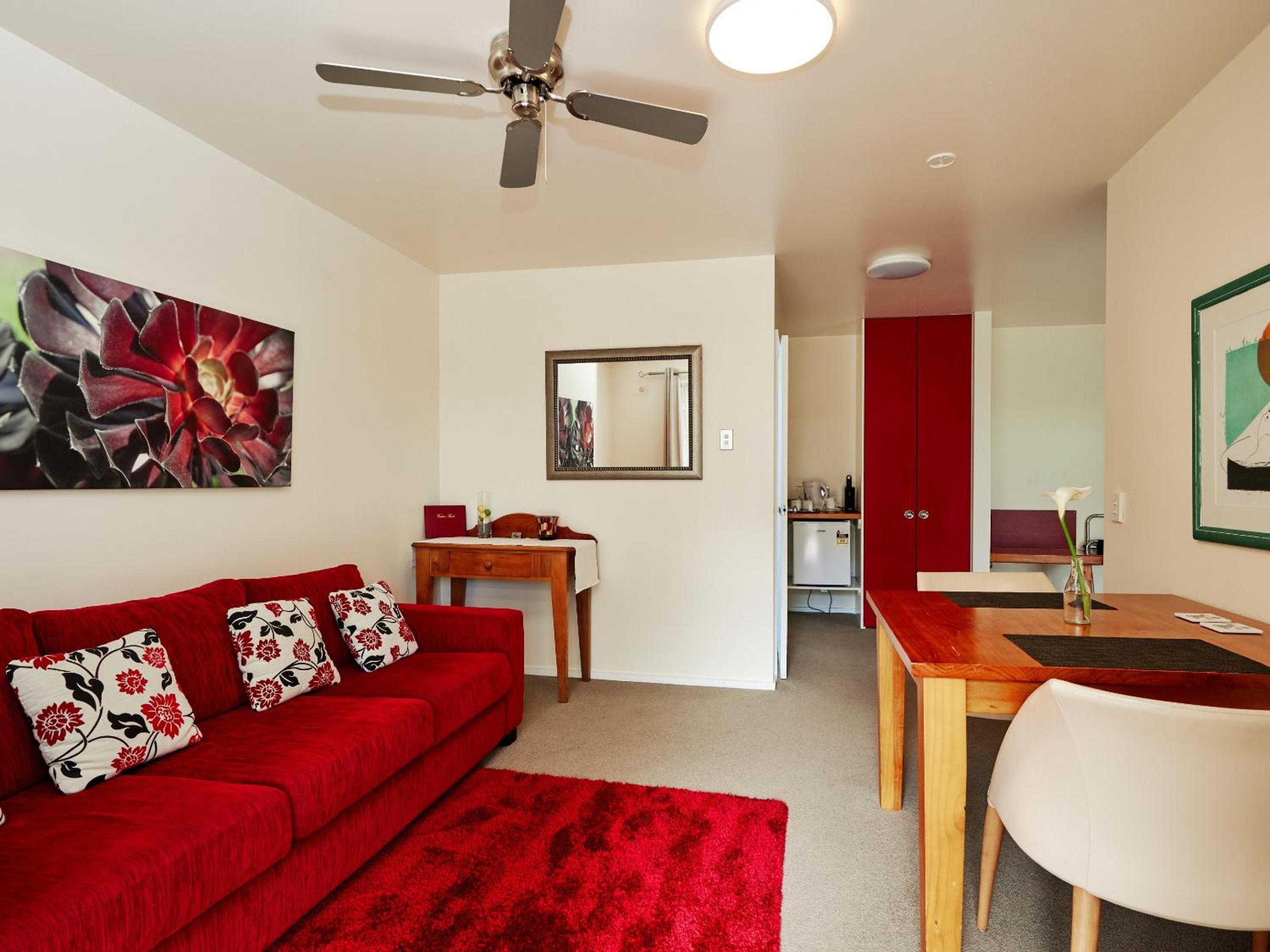 Suite with Garden View photo 1