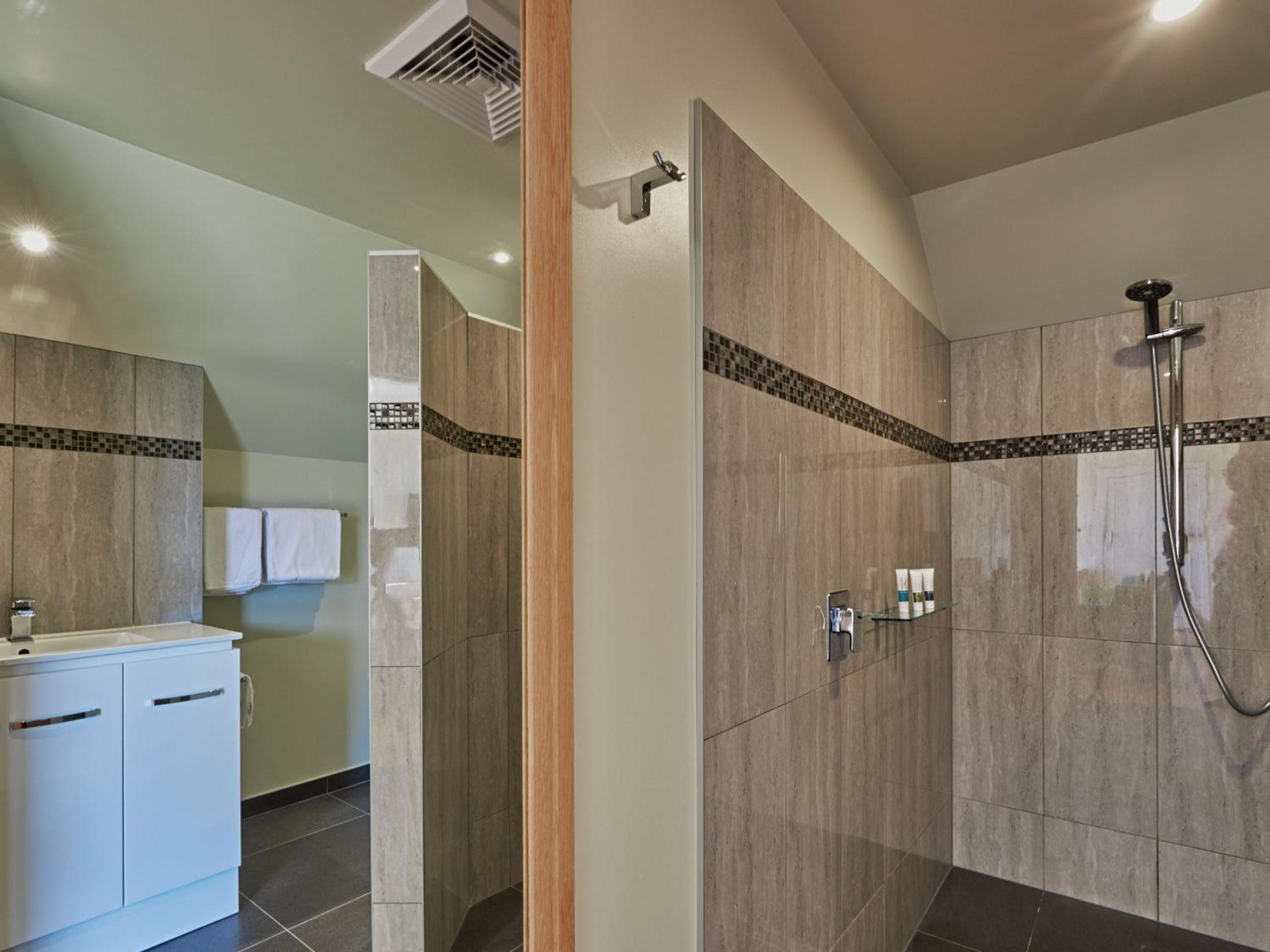 Suite with Sea View - Photo 10
