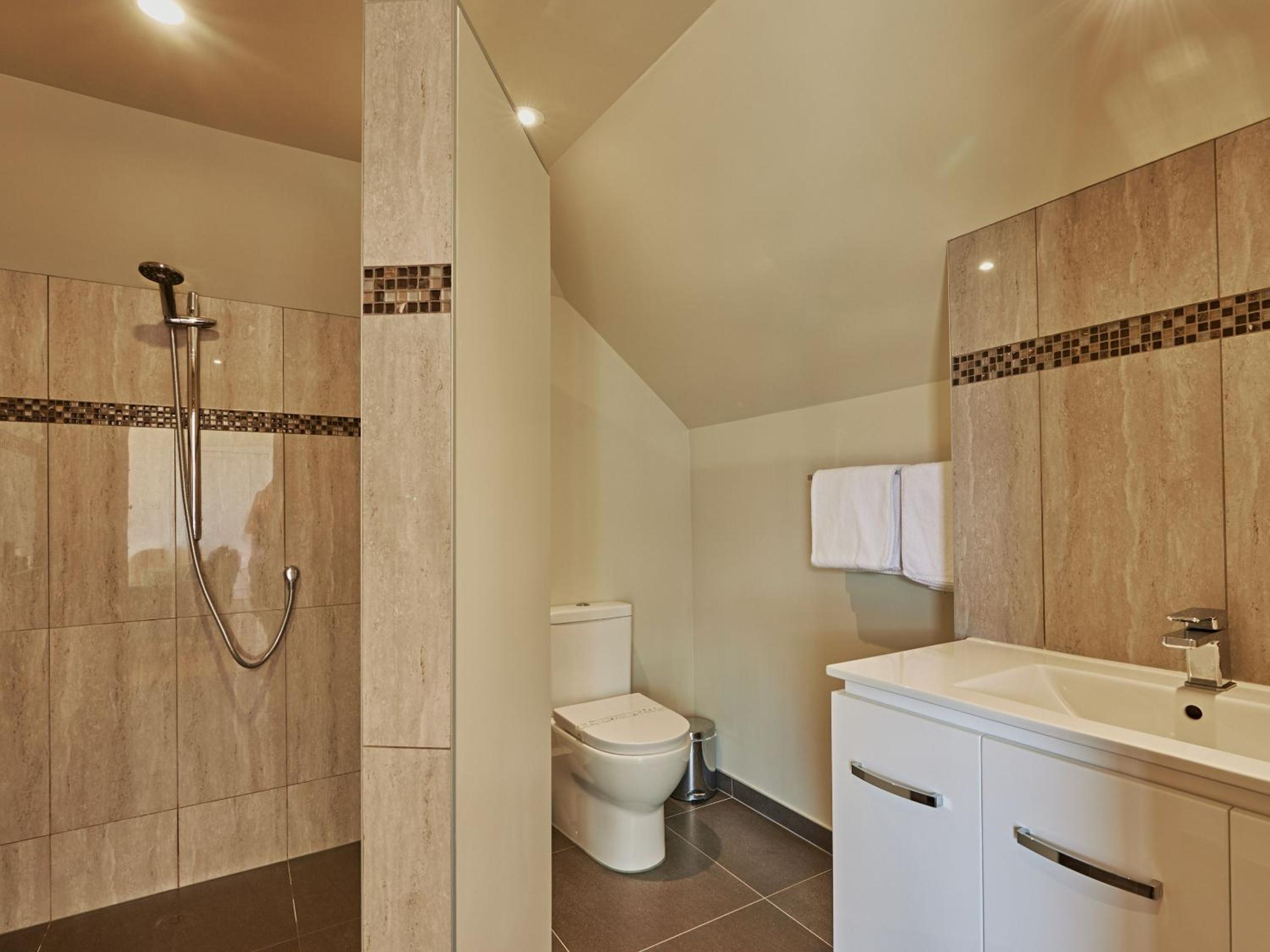 Suite with Sea View - Photo 11
