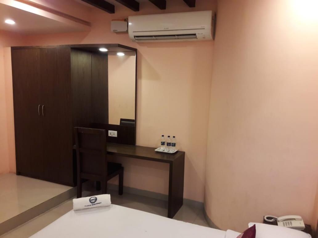 Executive Triple Room A/C