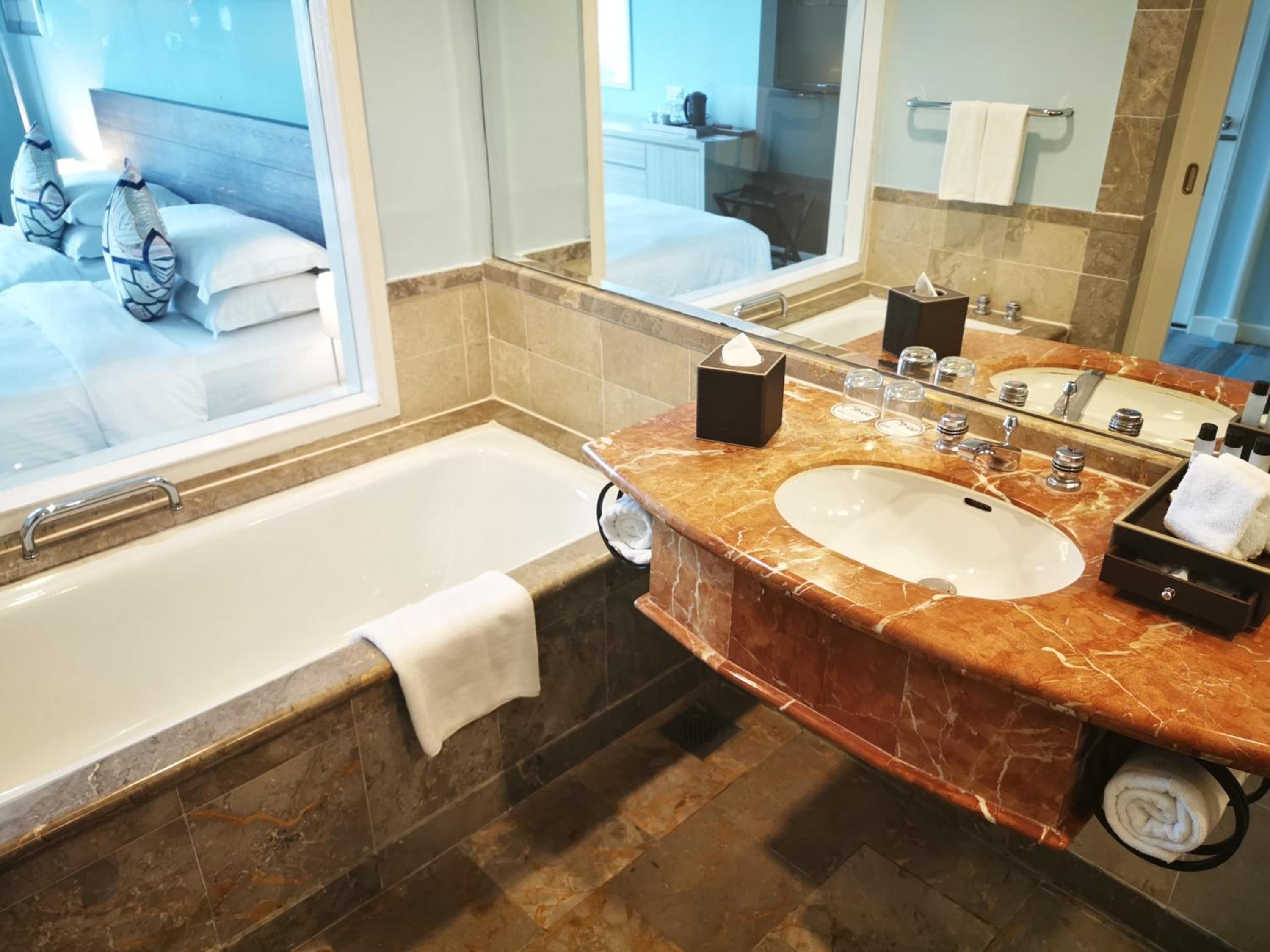 Executive Seaview Twin Room