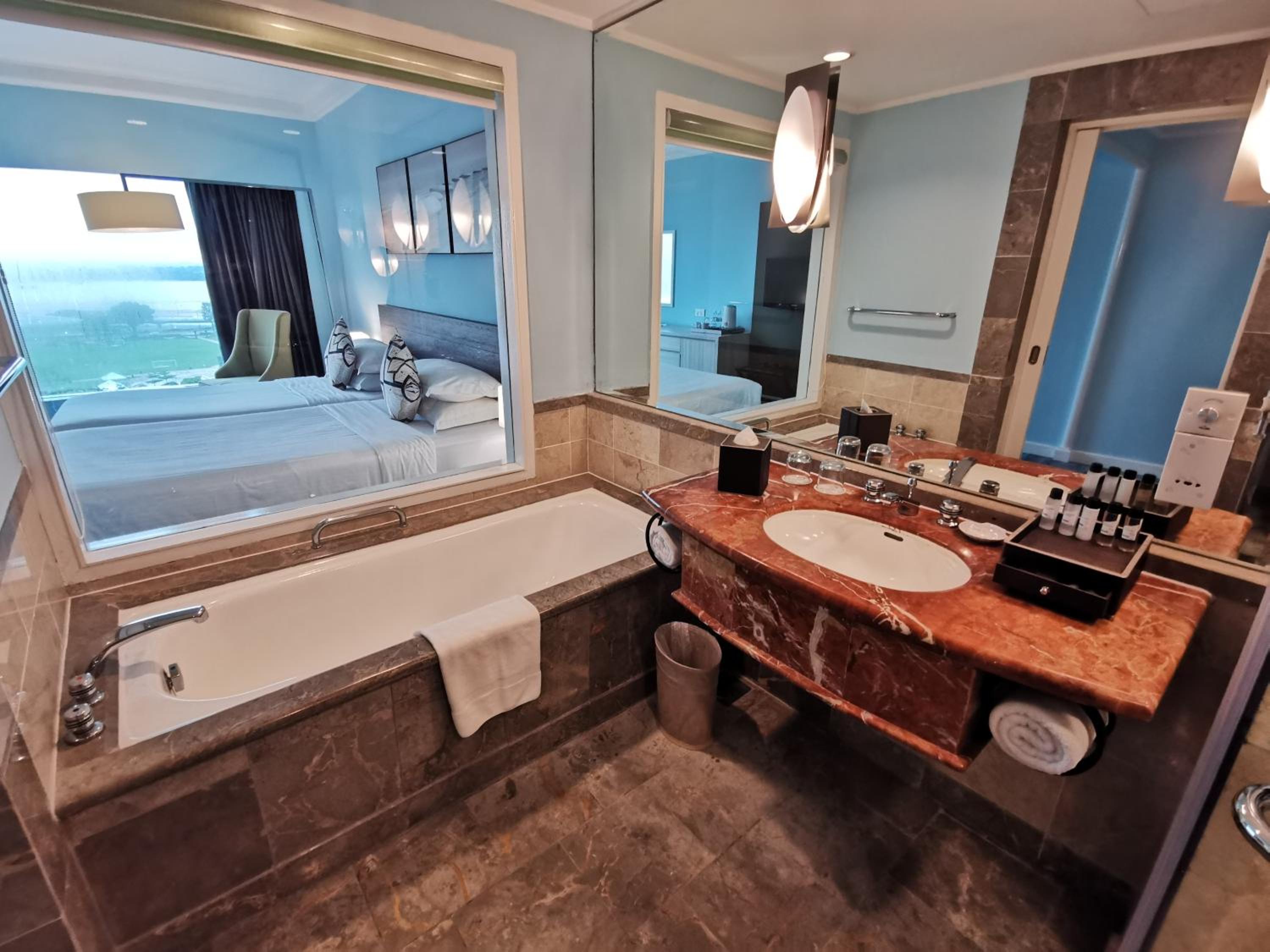 Deluxe Seaview Twin Room