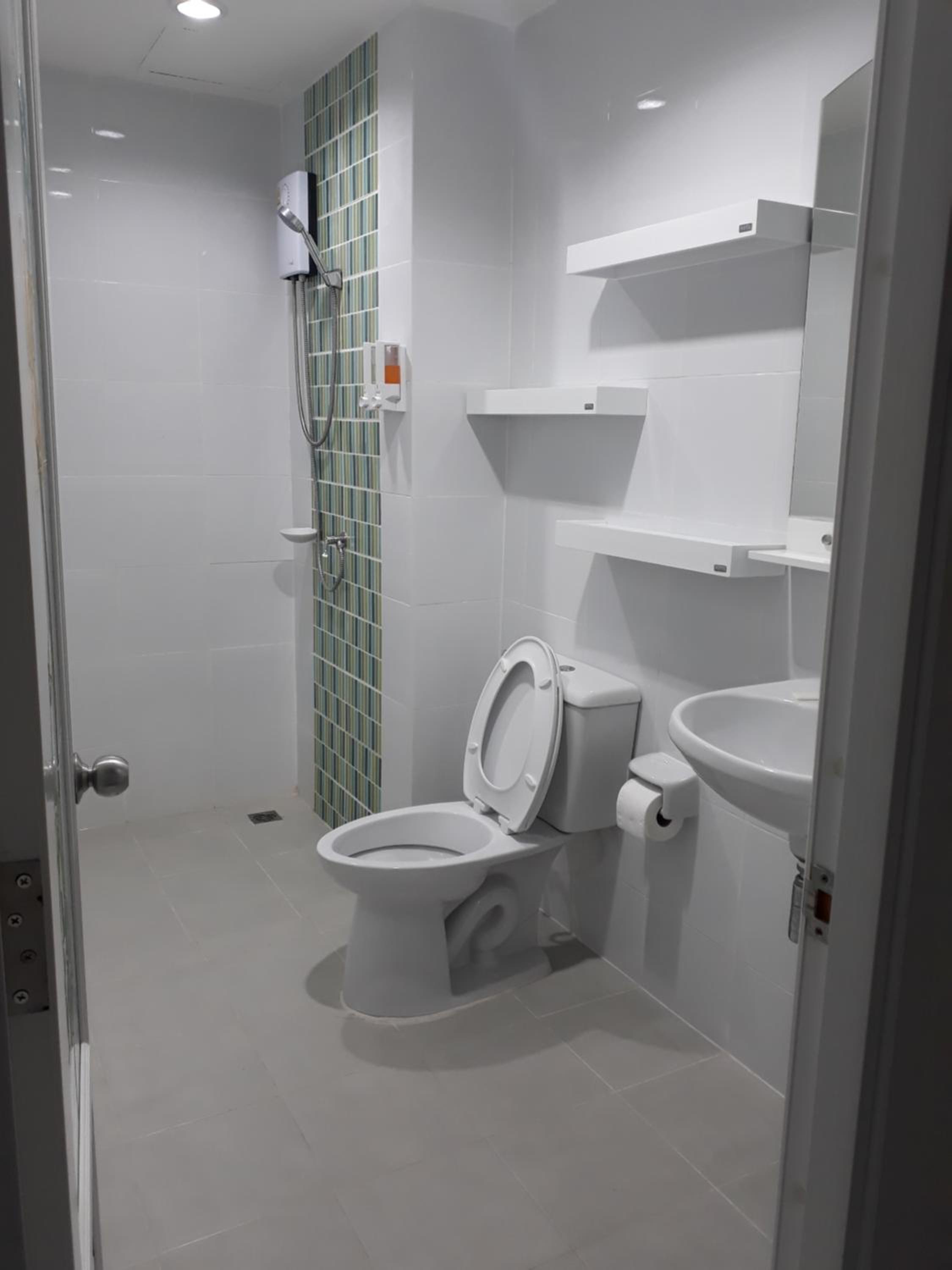 Double Room with Private Bathroom - Photo 6