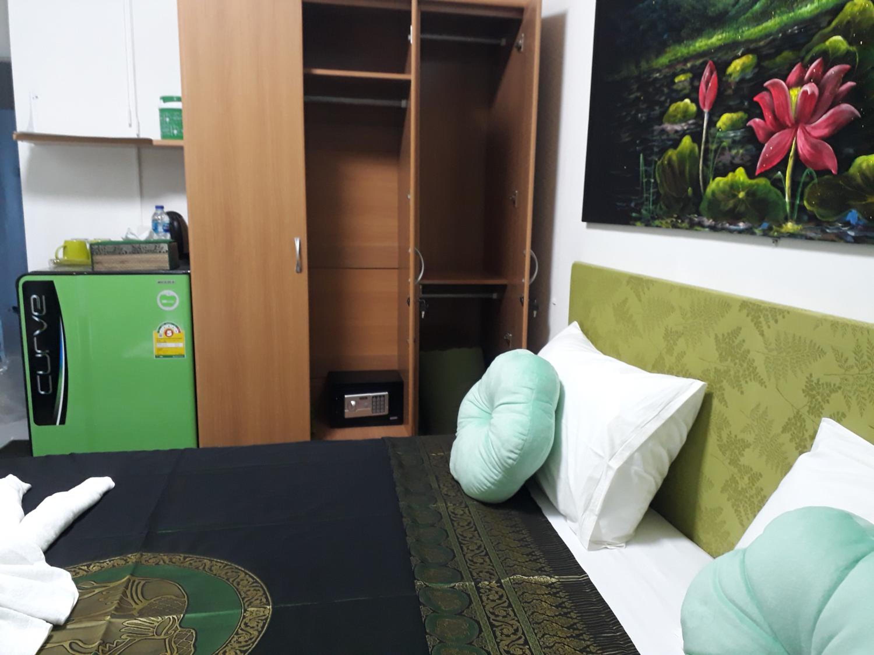Small Double Room - Photo 5