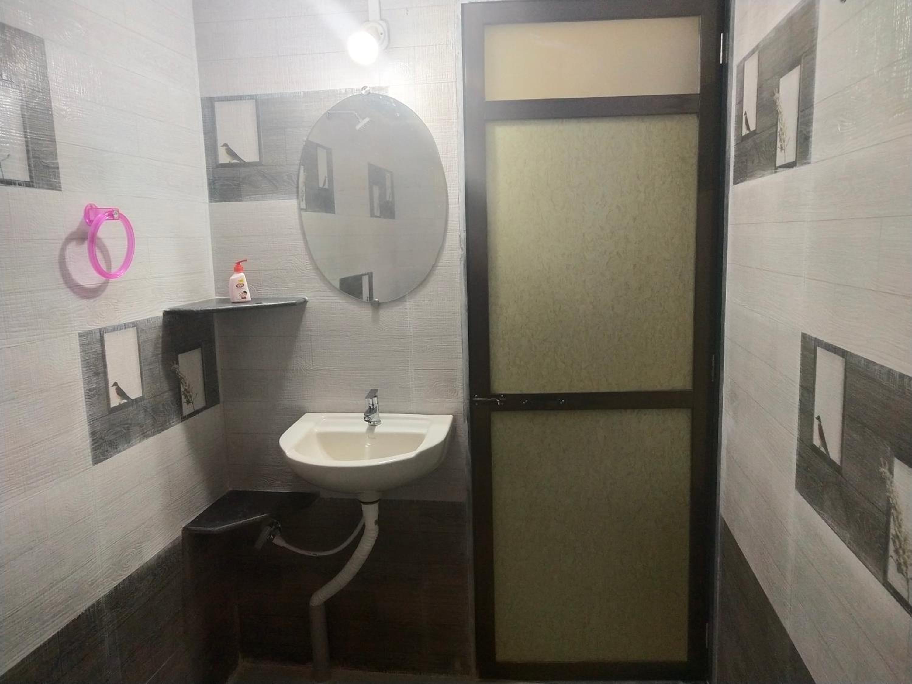 Deluxe Room - Photo 28