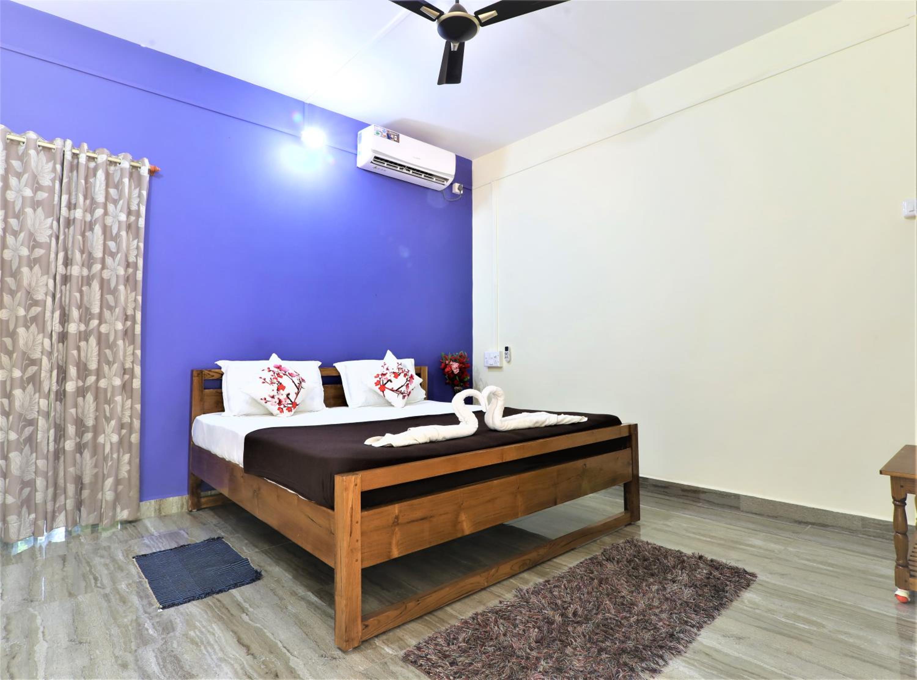 Deluxe Room - Photo 23