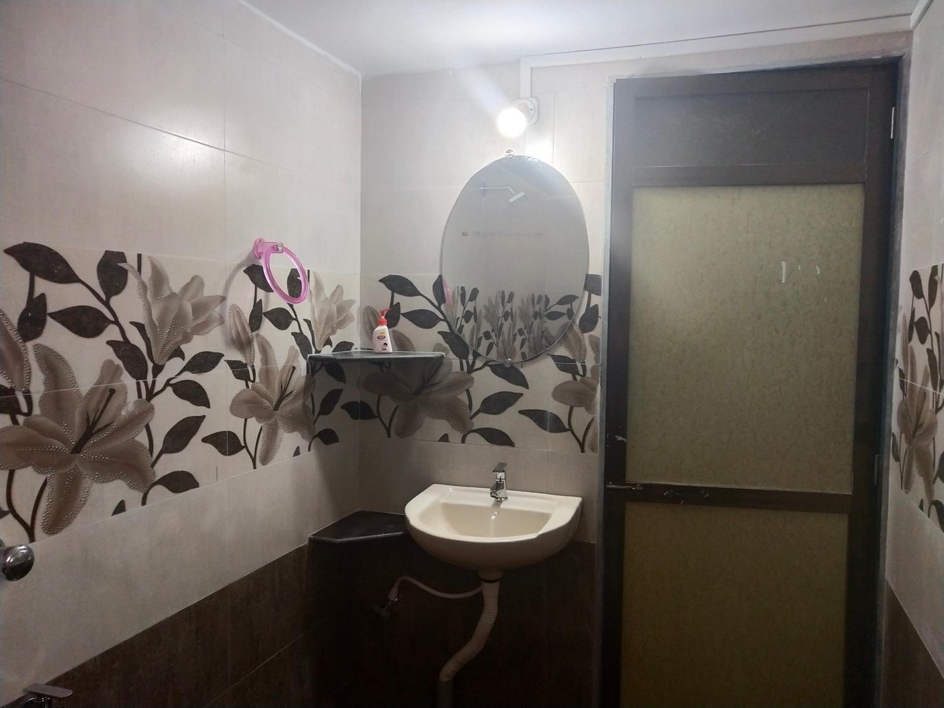 Deluxe Room - Photo 7