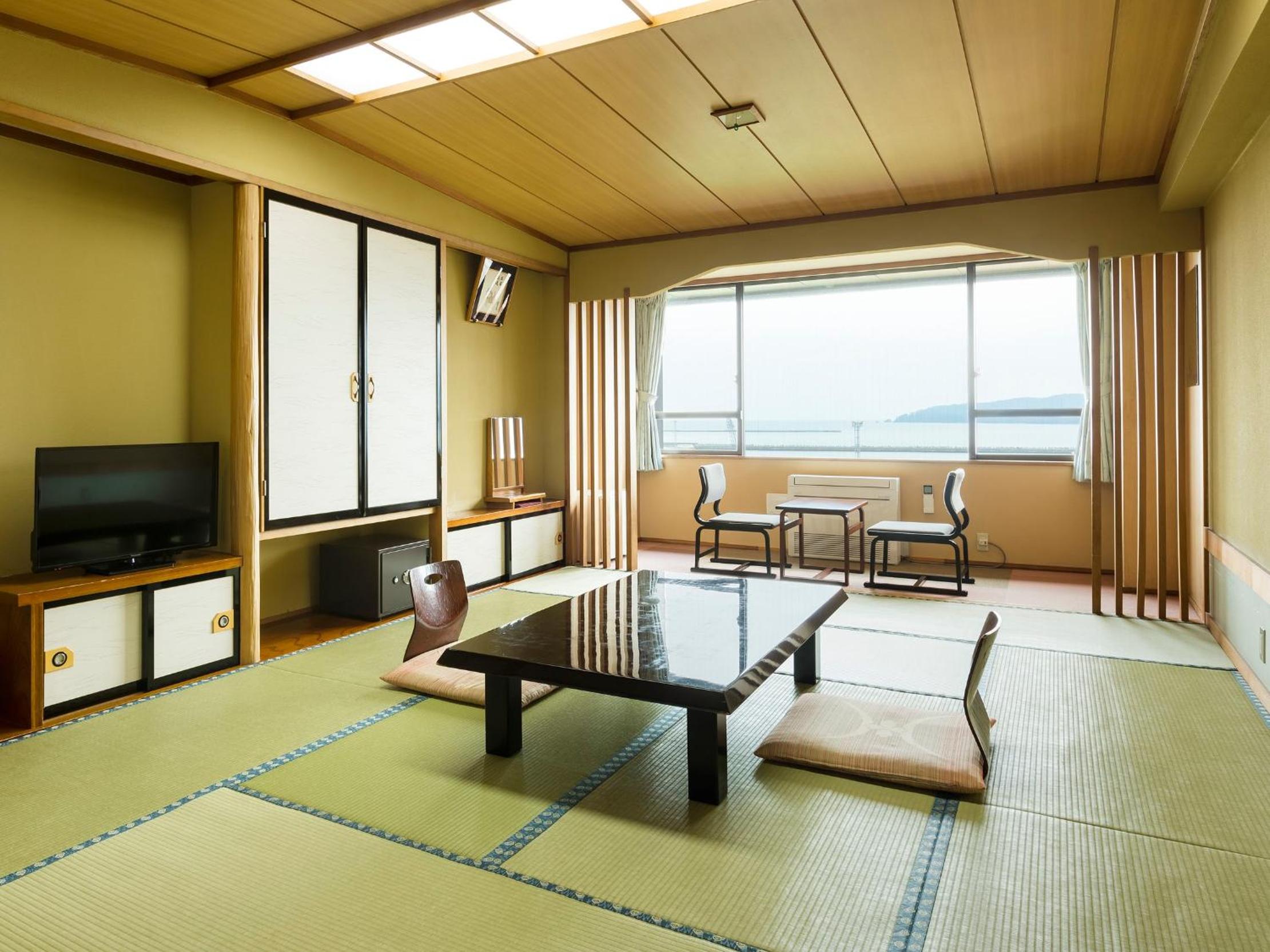 Japanese-Style Quadruple Room