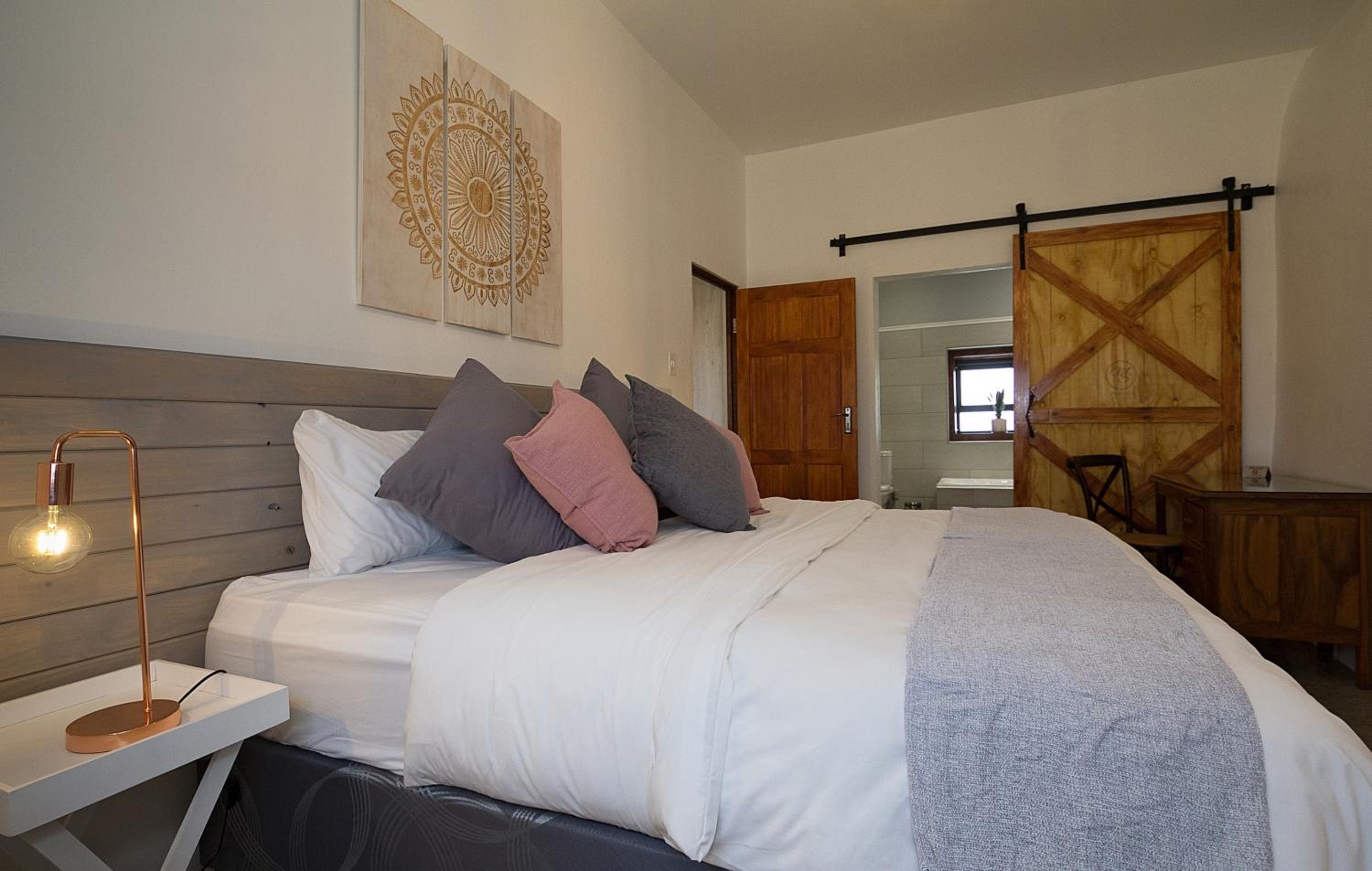 Two-Bedroom Villa - Photo 23