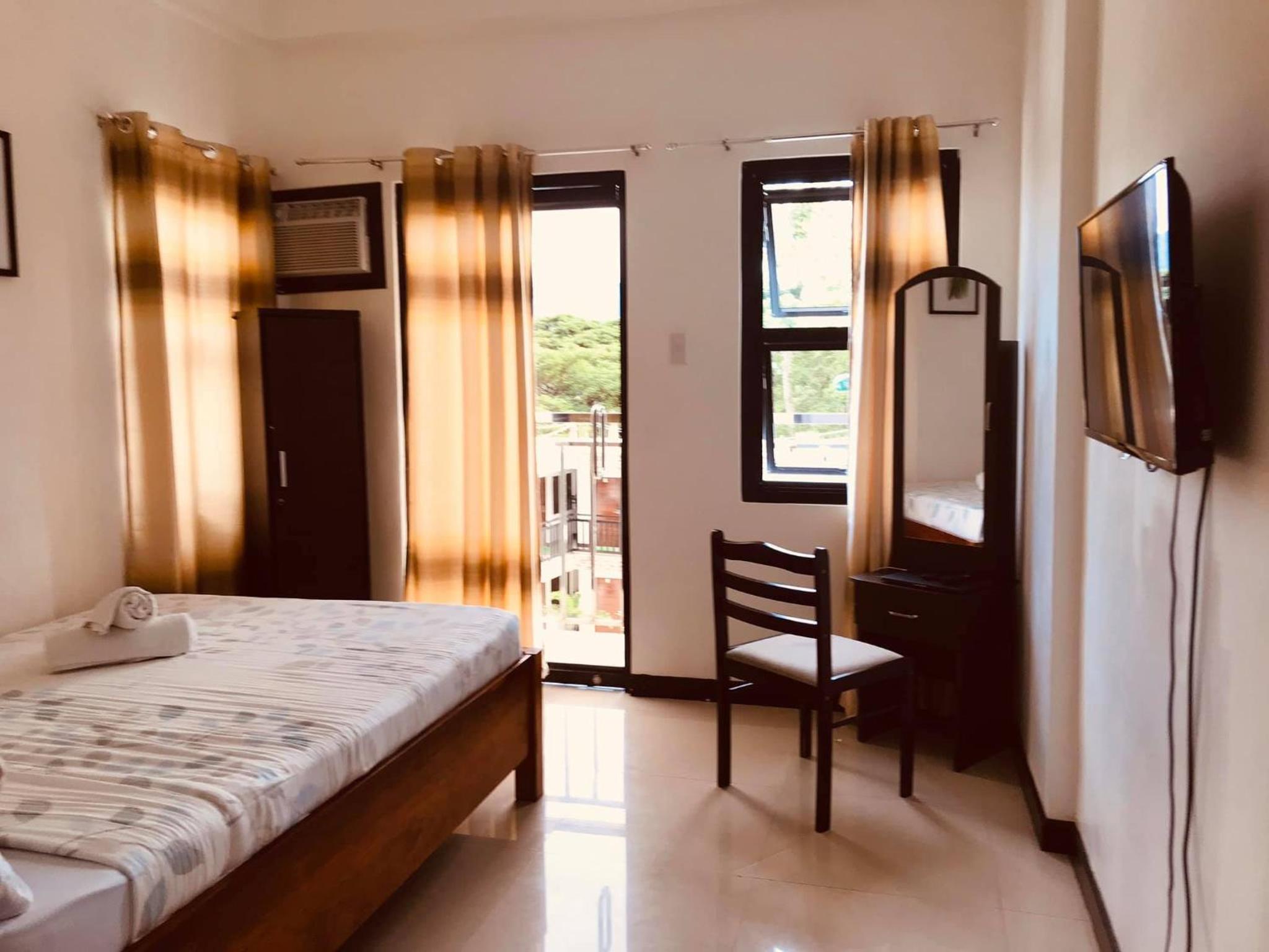 Deluxe Double Room with Balcony photo 2
