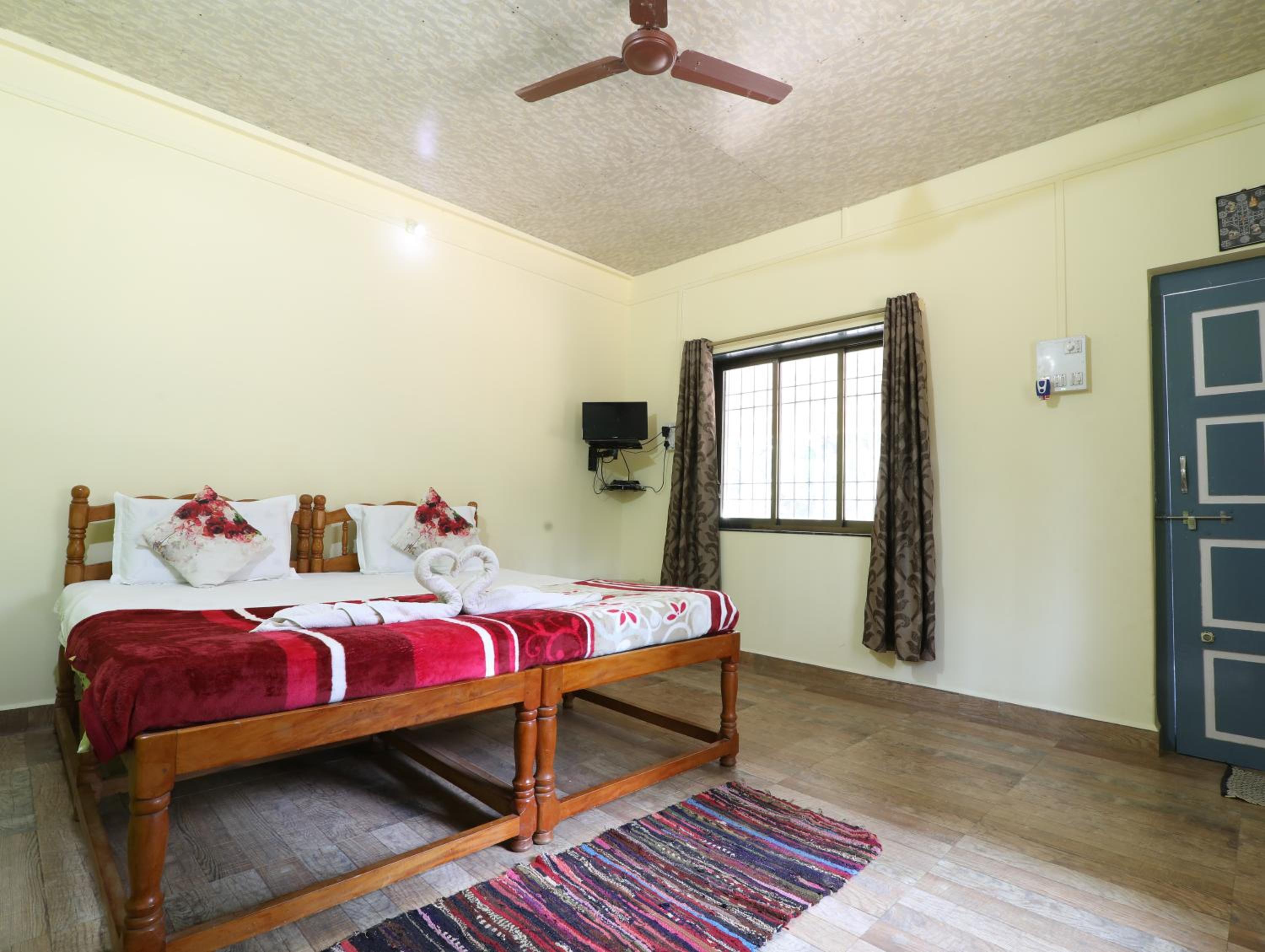 Standard Twin Room with Garden View