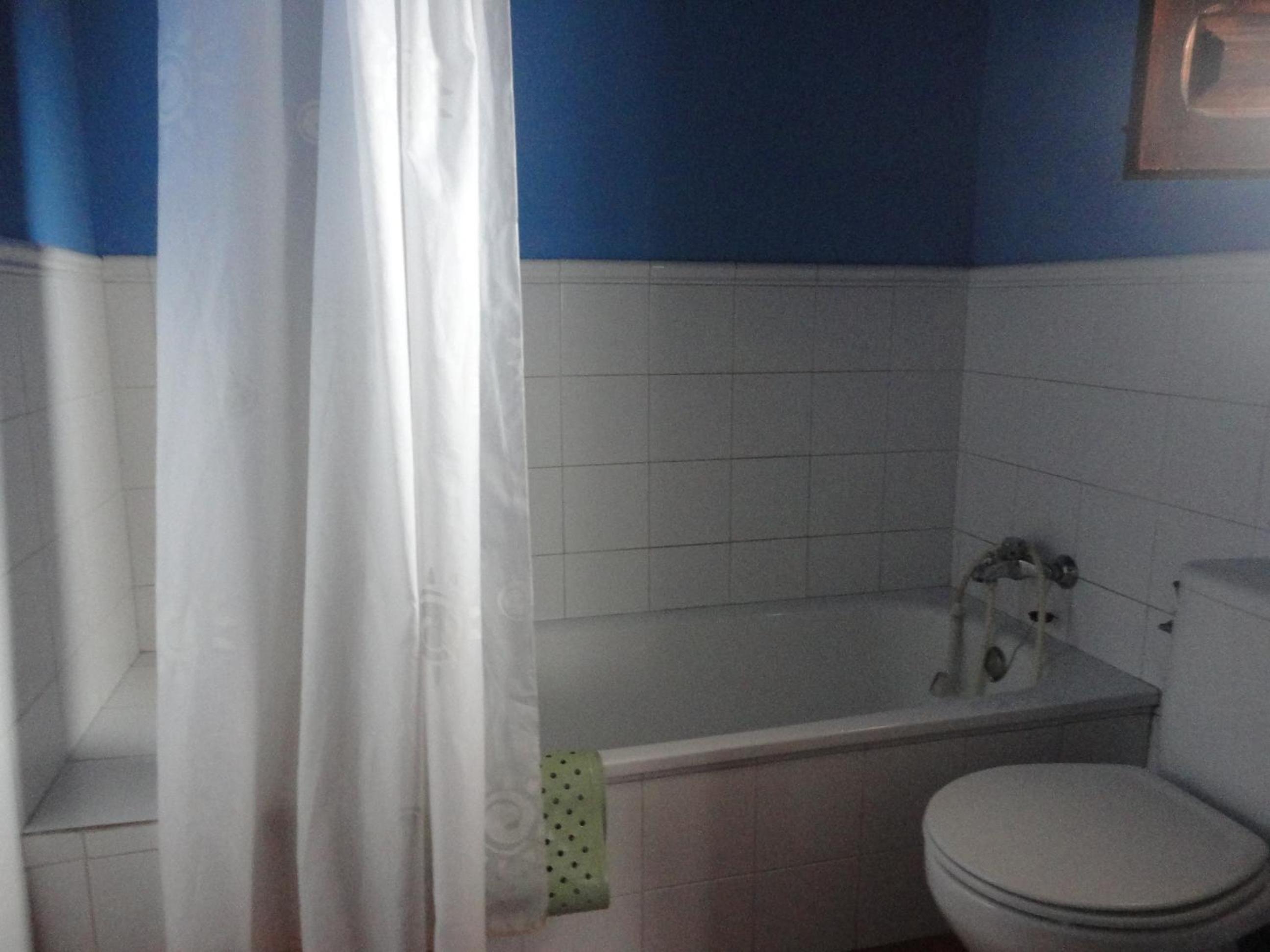 Double or Twin Room - Photo 6