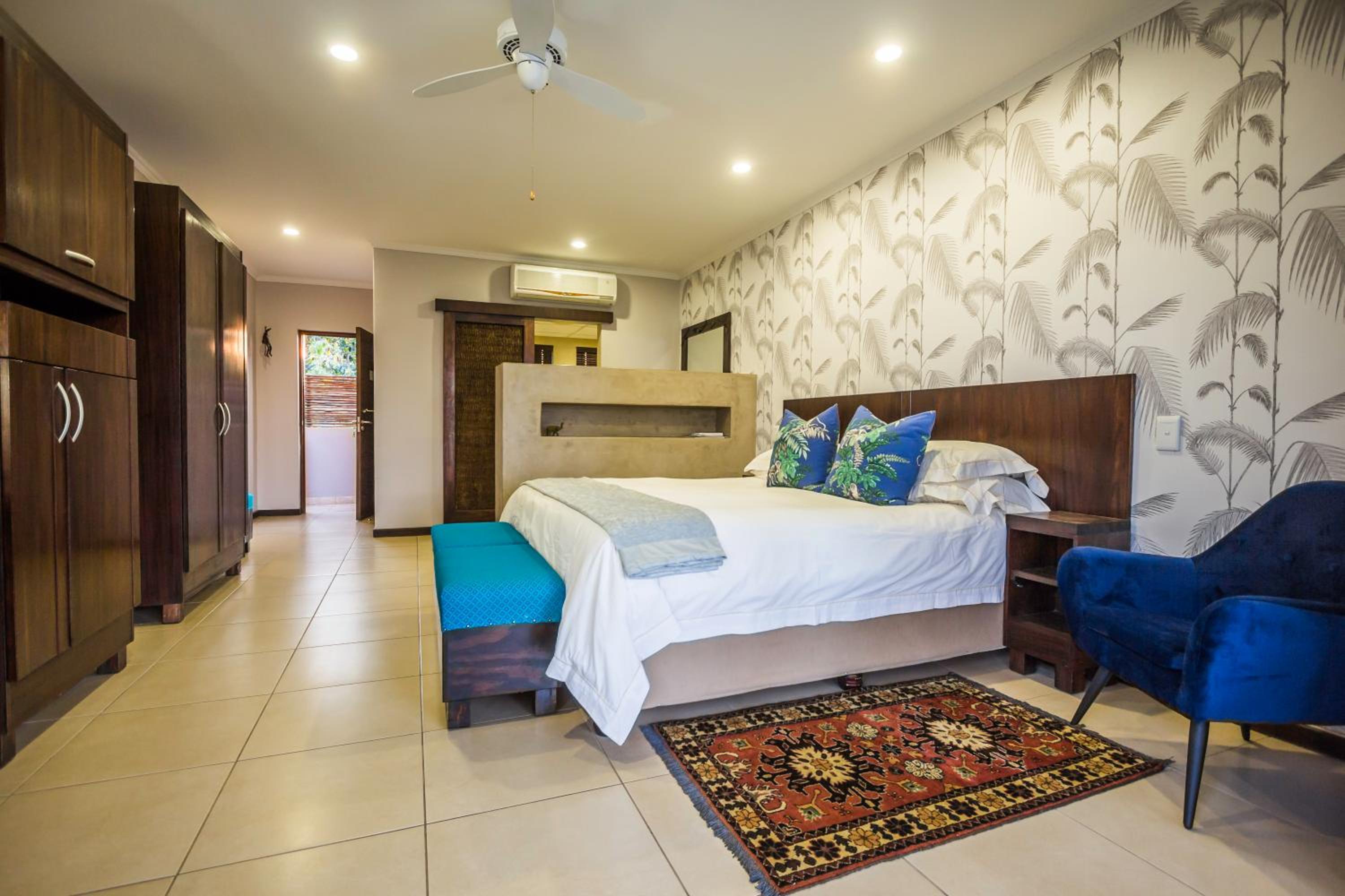 Deluxe Double or Twin Room with Sea View photo 3